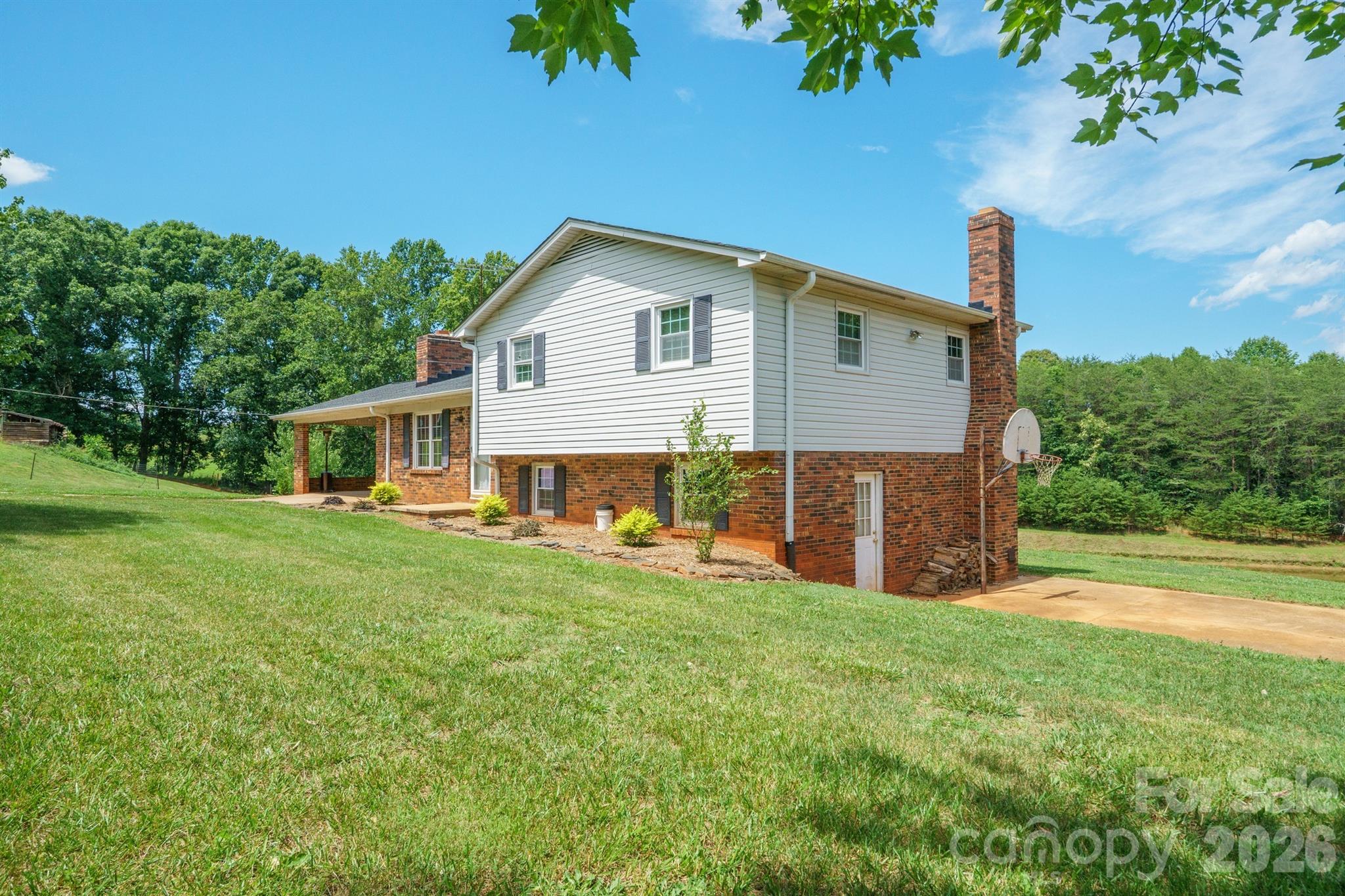 6878 Gracie Lane — Vale