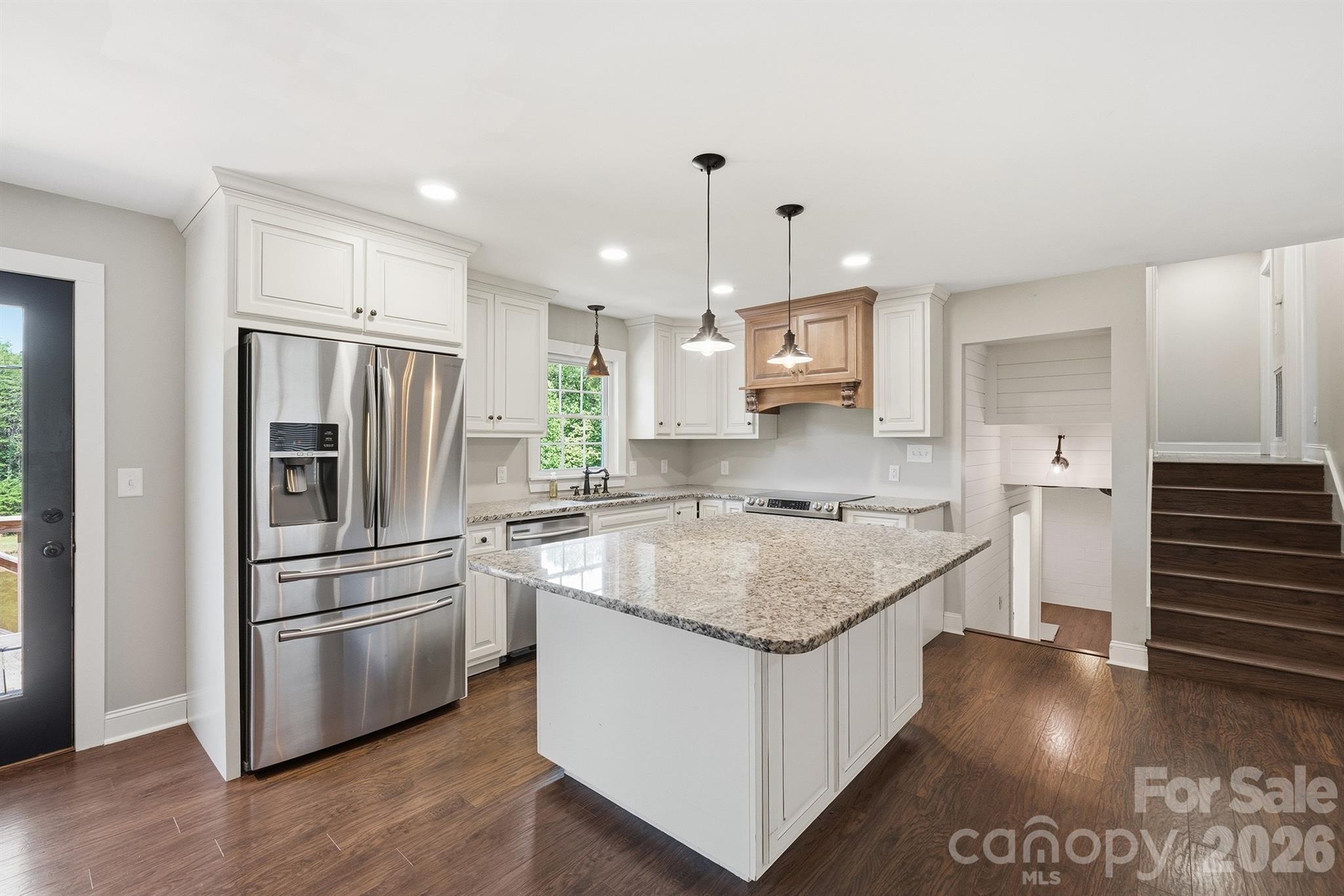 6878 Gracie Lane — Vale