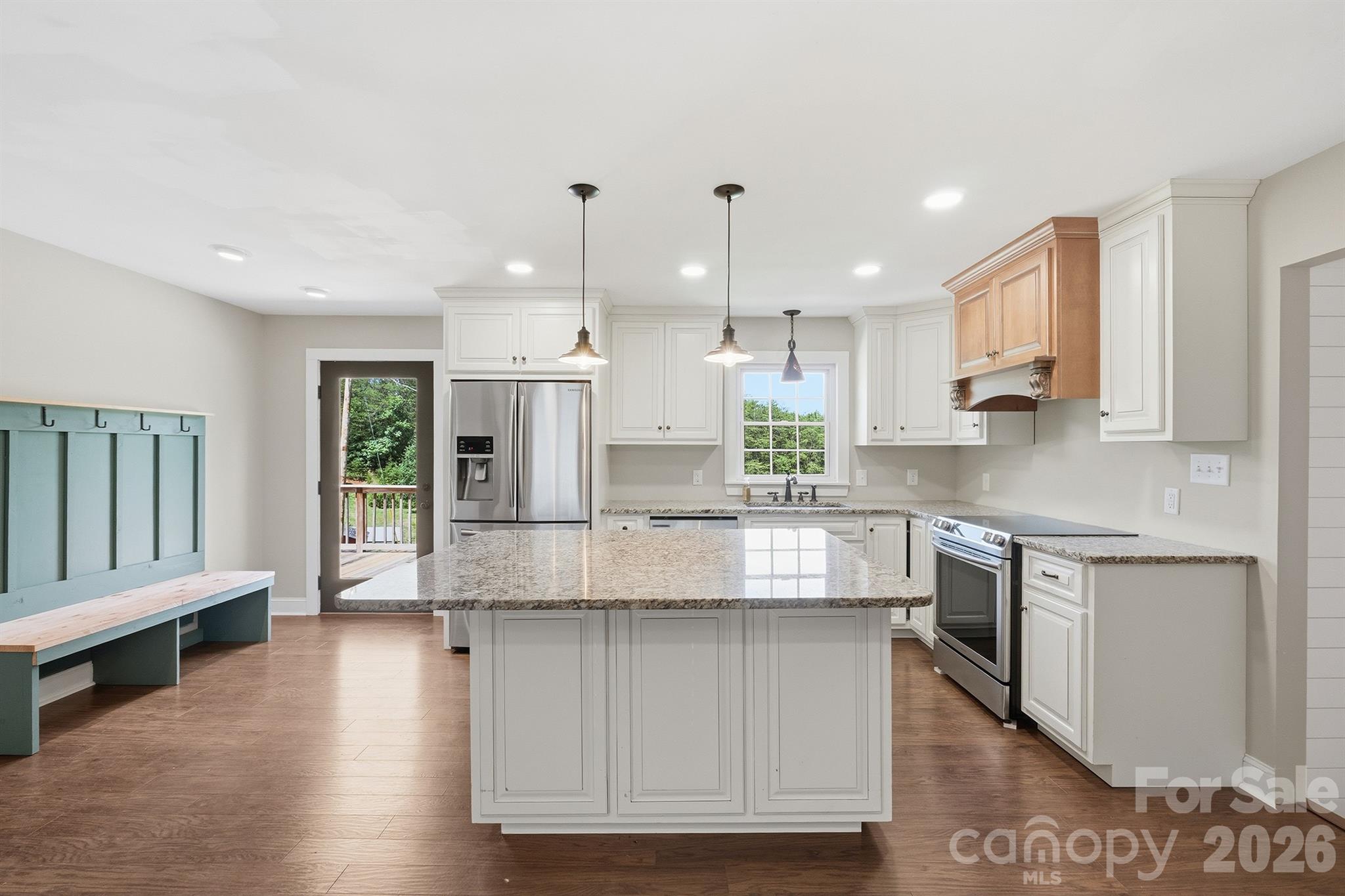 6878 Gracie Lane — Vale