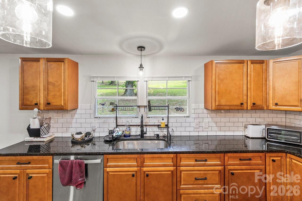 4265 Dry Pond Lane — Conover