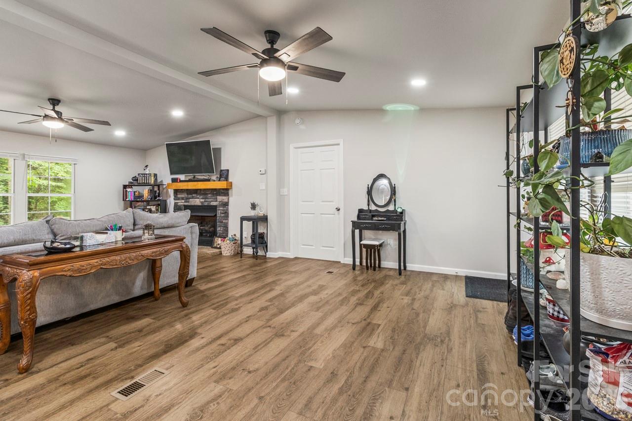 4265 Dry Pond Lane — Conover
