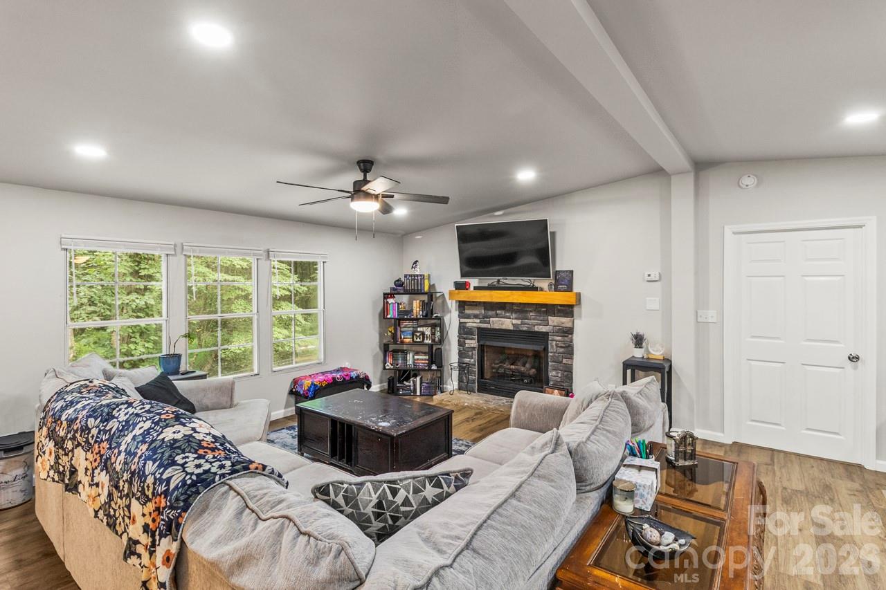 4265 Dry Pond Lane — Conover