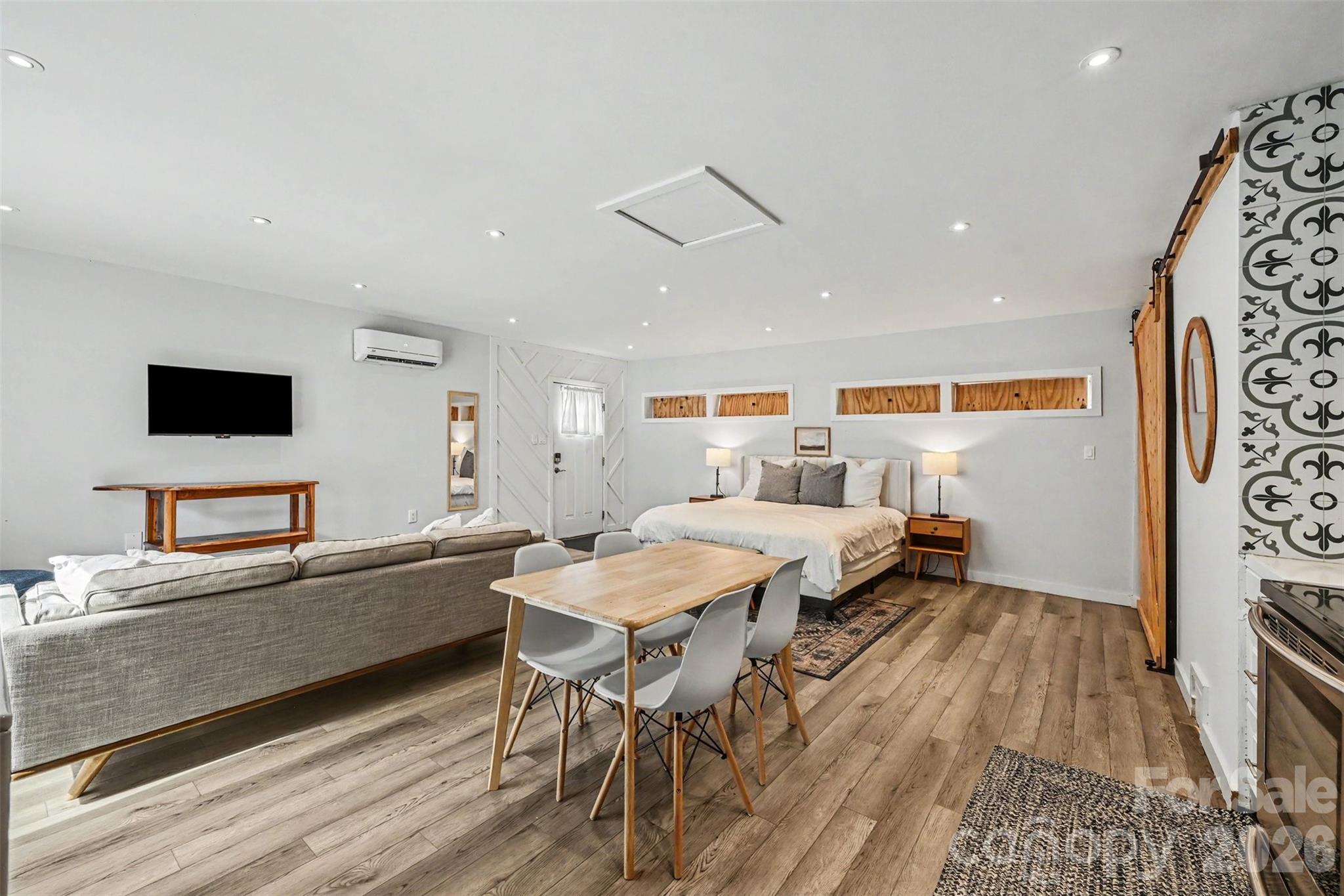 5821 Shadow Creek Road — Charlotte