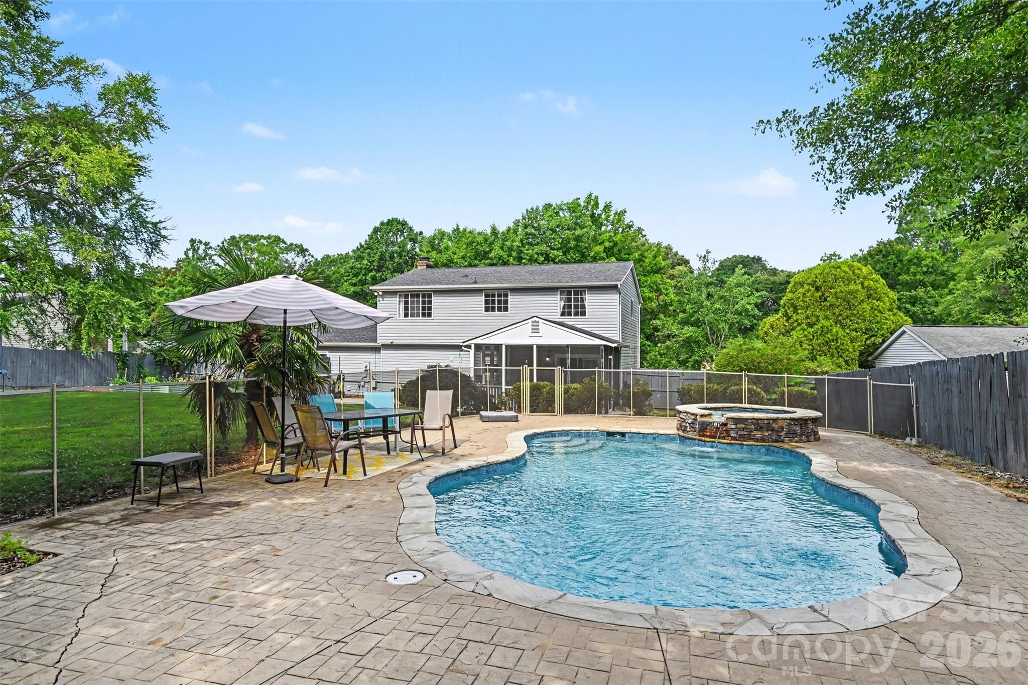 5821 Shadow Creek Road — Charlotte