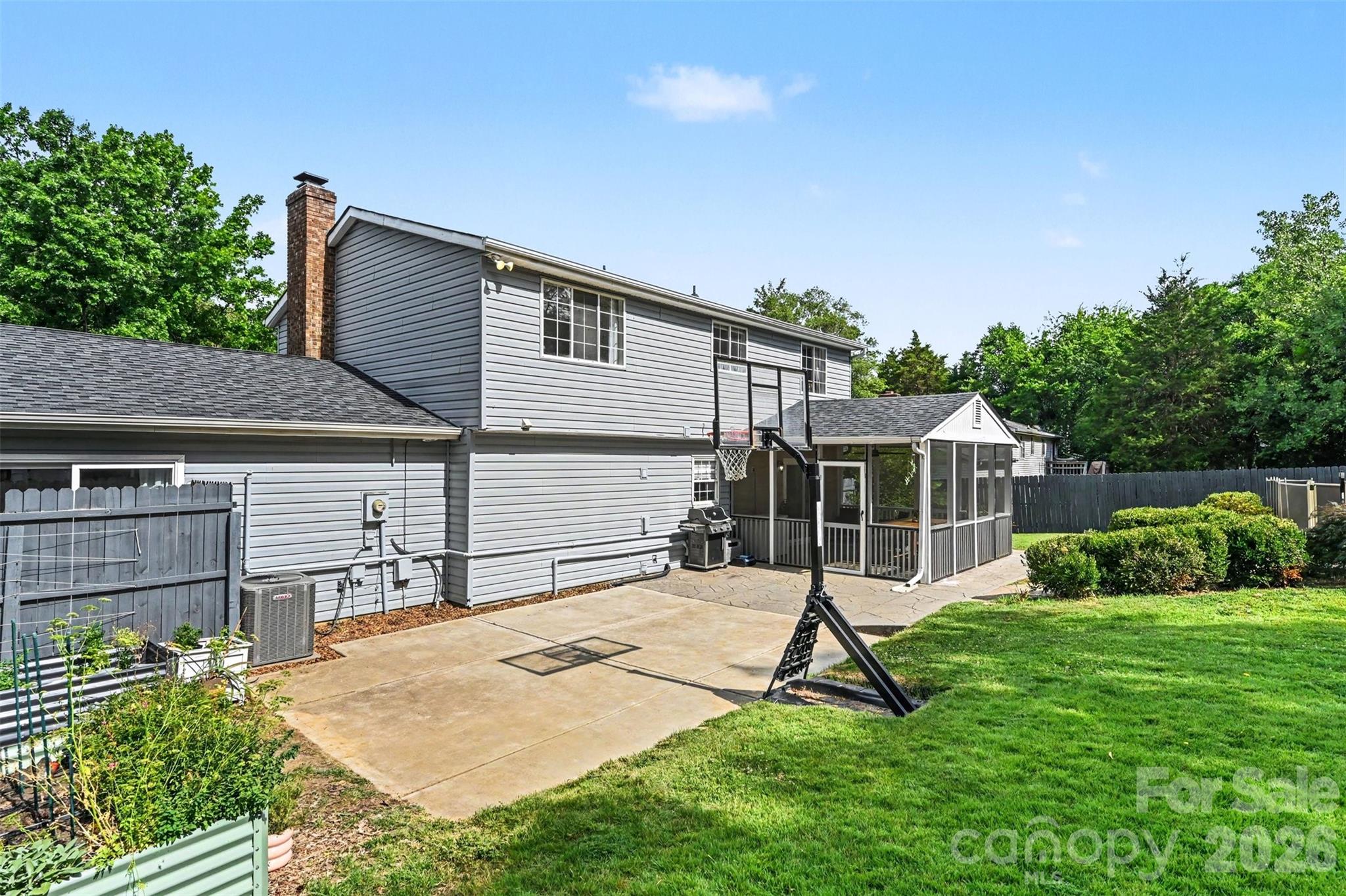 5821 Shadow Creek Road — Charlotte