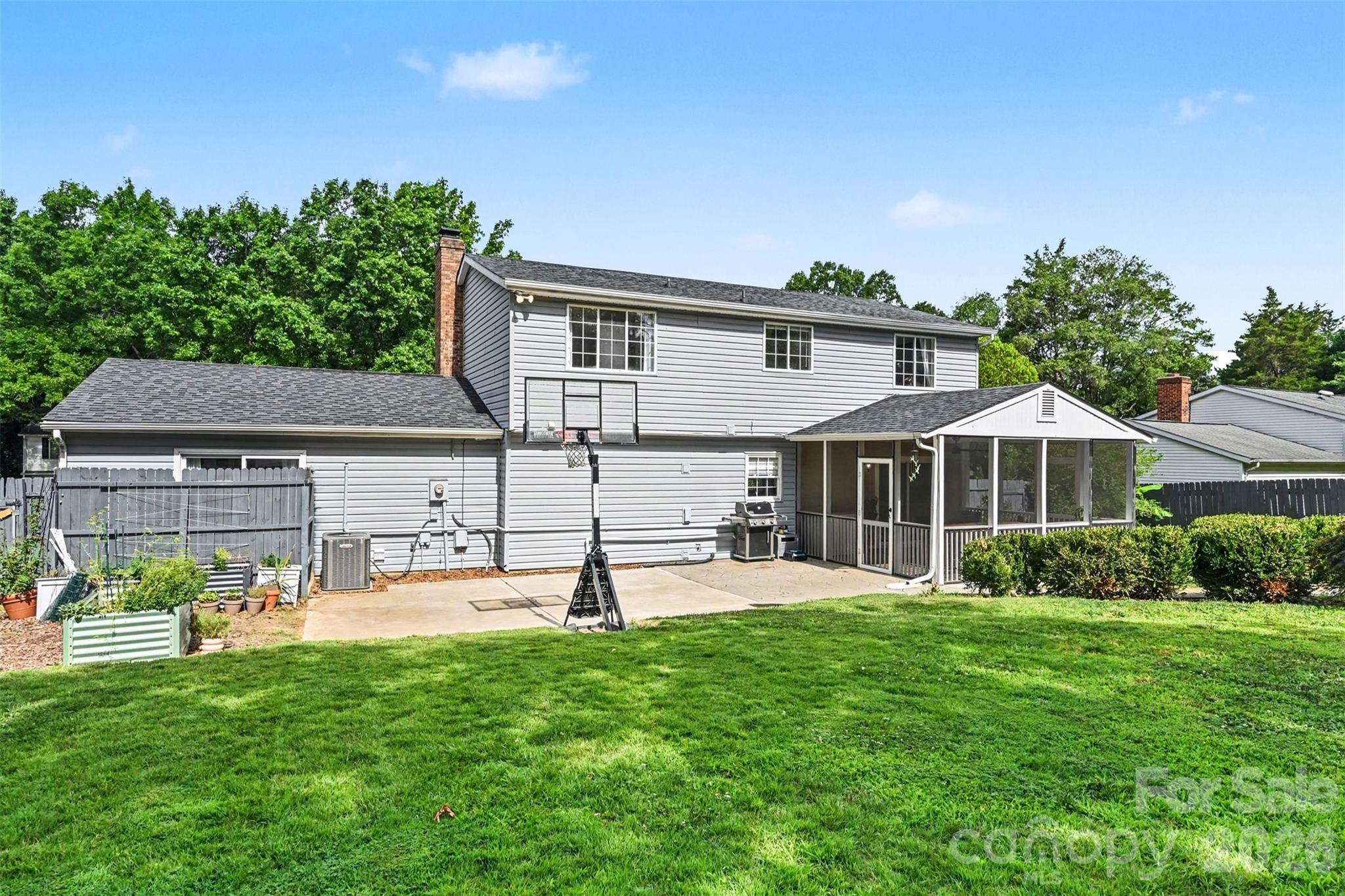 5821 Shadow Creek Road — Charlotte
