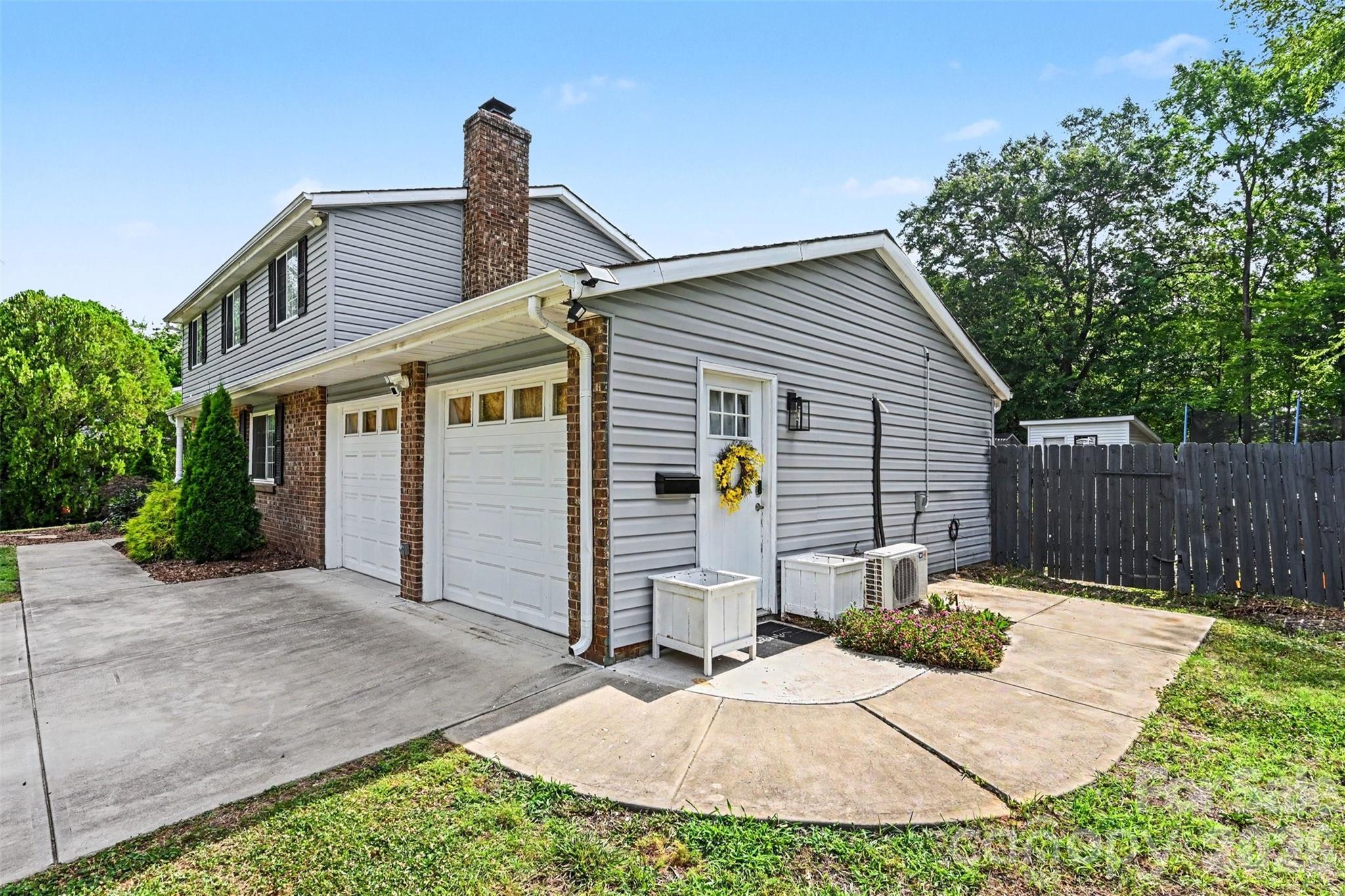 5821 Shadow Creek Road — Charlotte