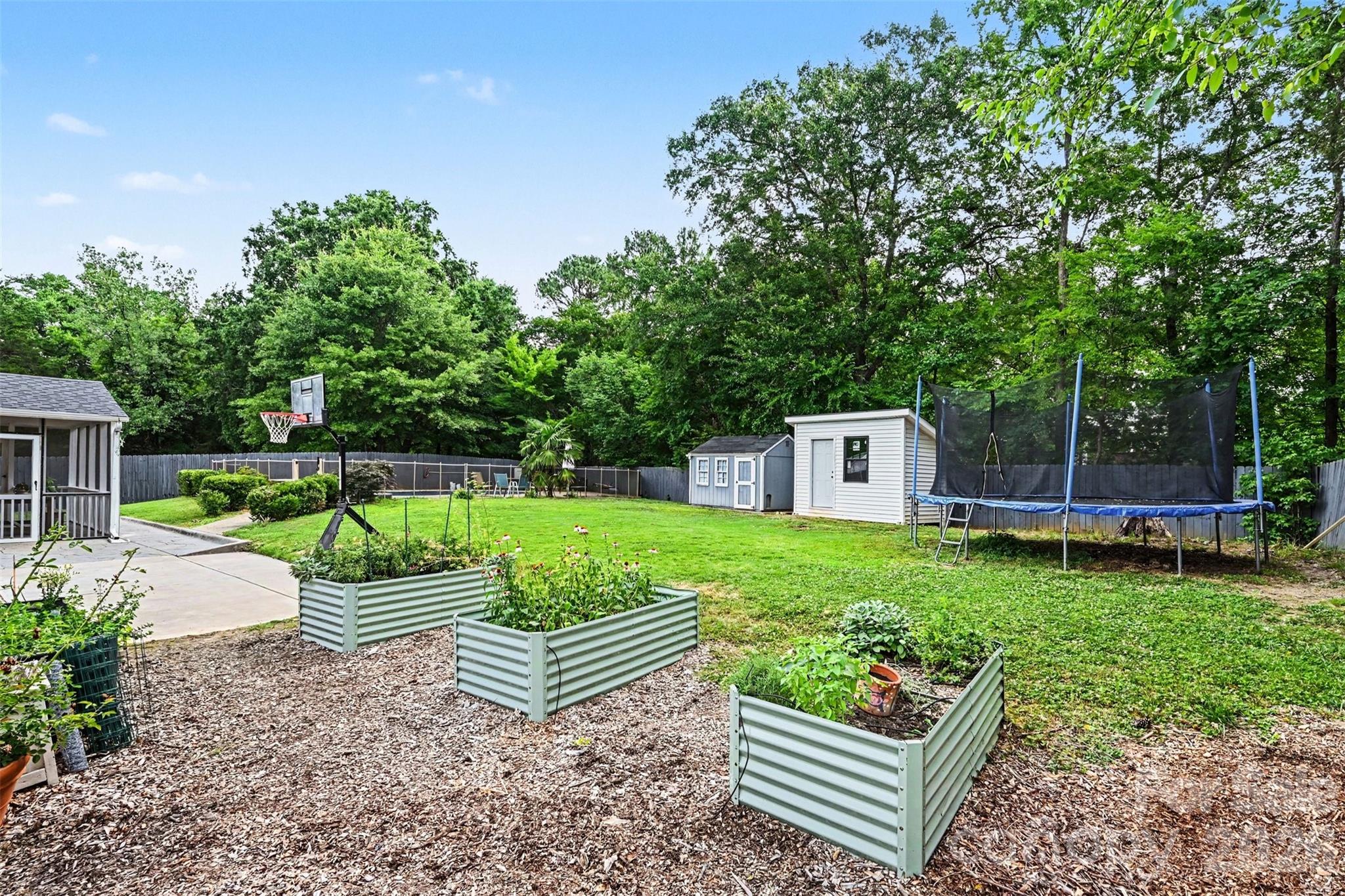 5821 Shadow Creek Road — Charlotte