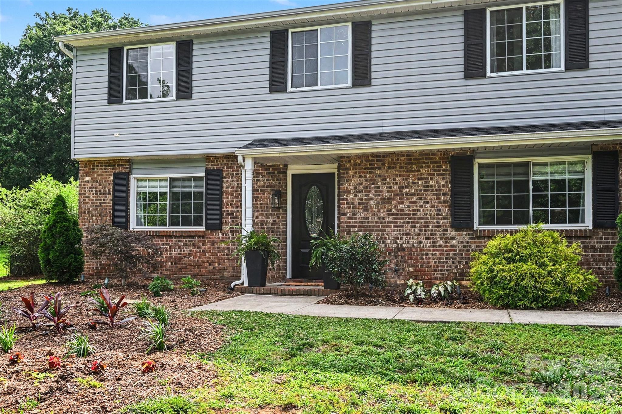 5821 Shadow Creek Road — Charlotte