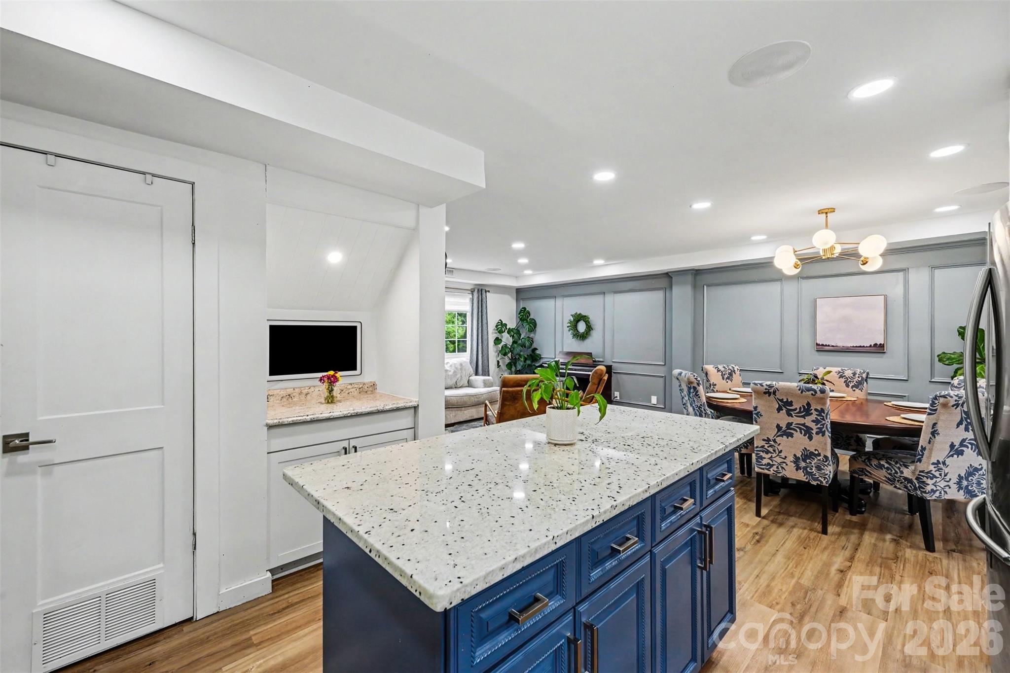 5821 Shadow Creek Road — Charlotte