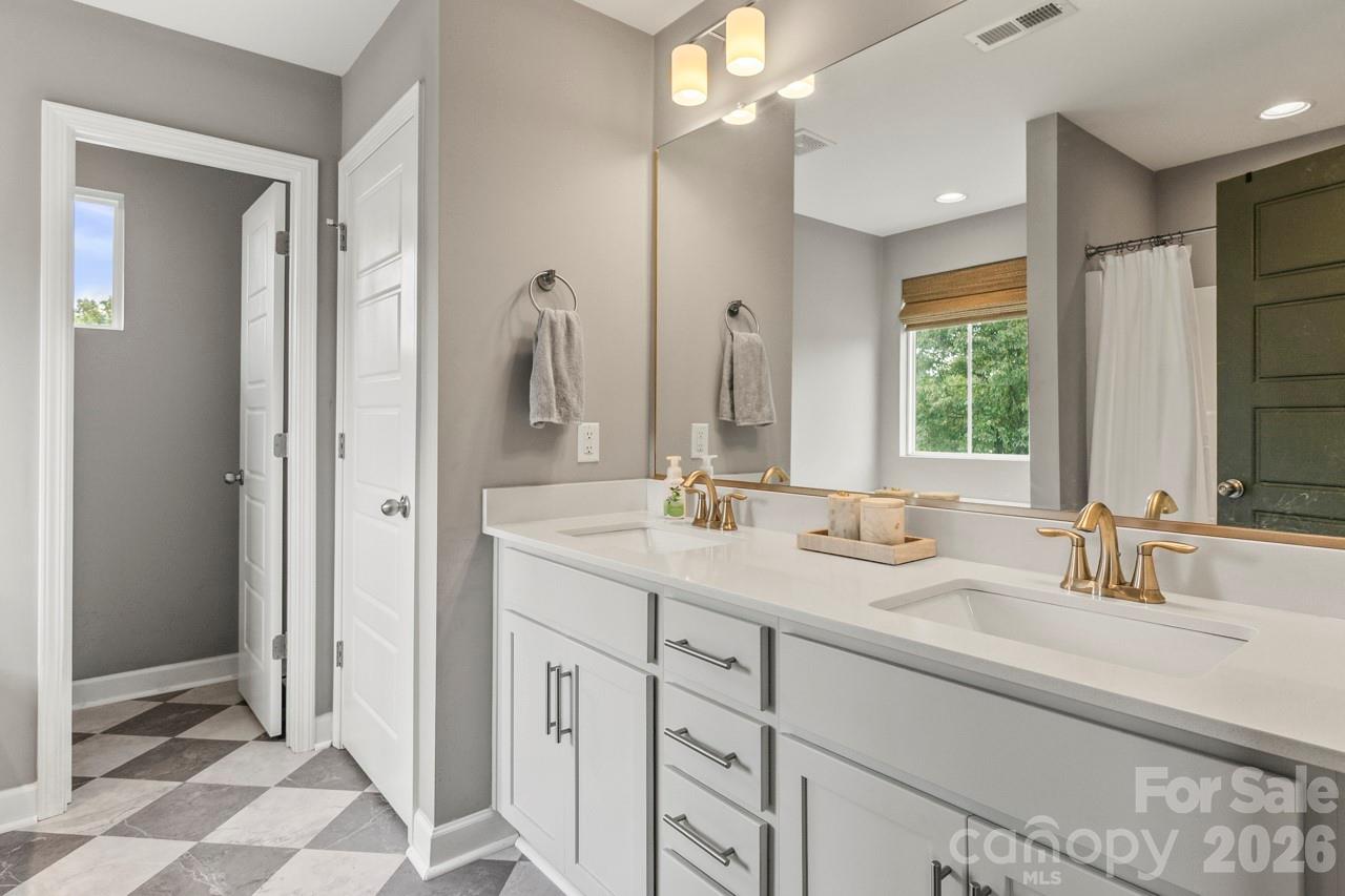 139 Wade Eaton Drive — Mocksville