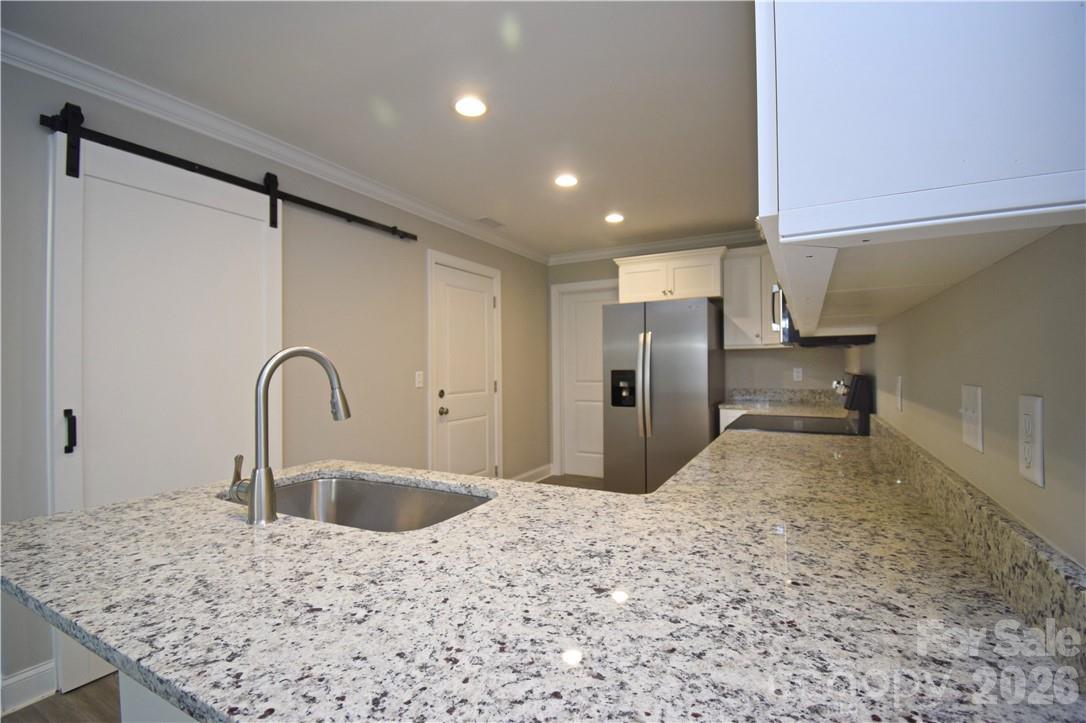 5110 Hanging Rock Court — Hickory