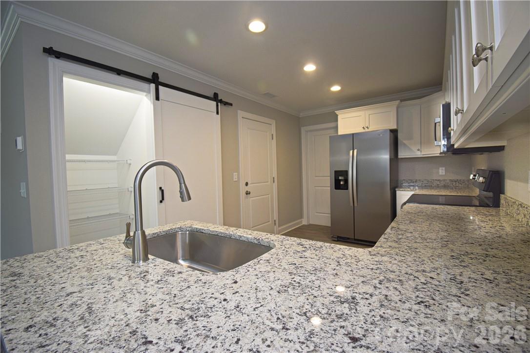5110 Hanging Rock Court — Hickory