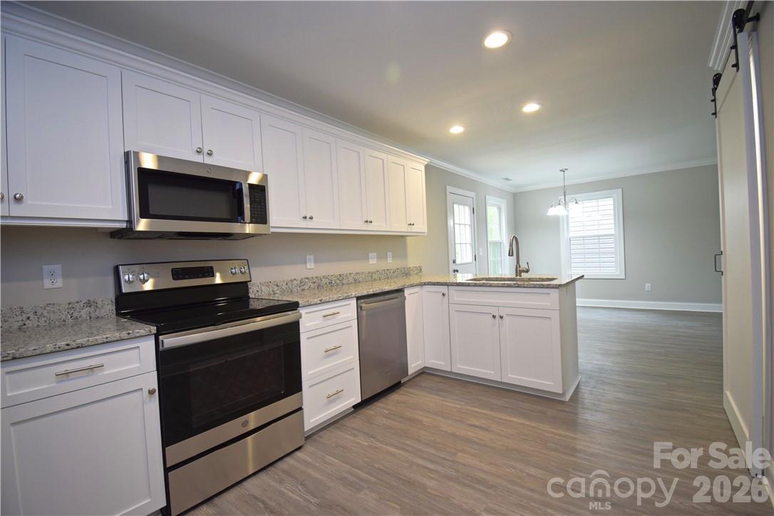 5110 Hanging Rock Court — Hickory