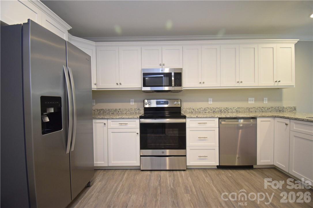 5110 Hanging Rock Court — Hickory