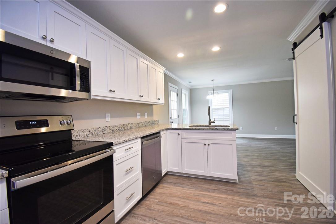 5110 Hanging Rock Court — Hickory