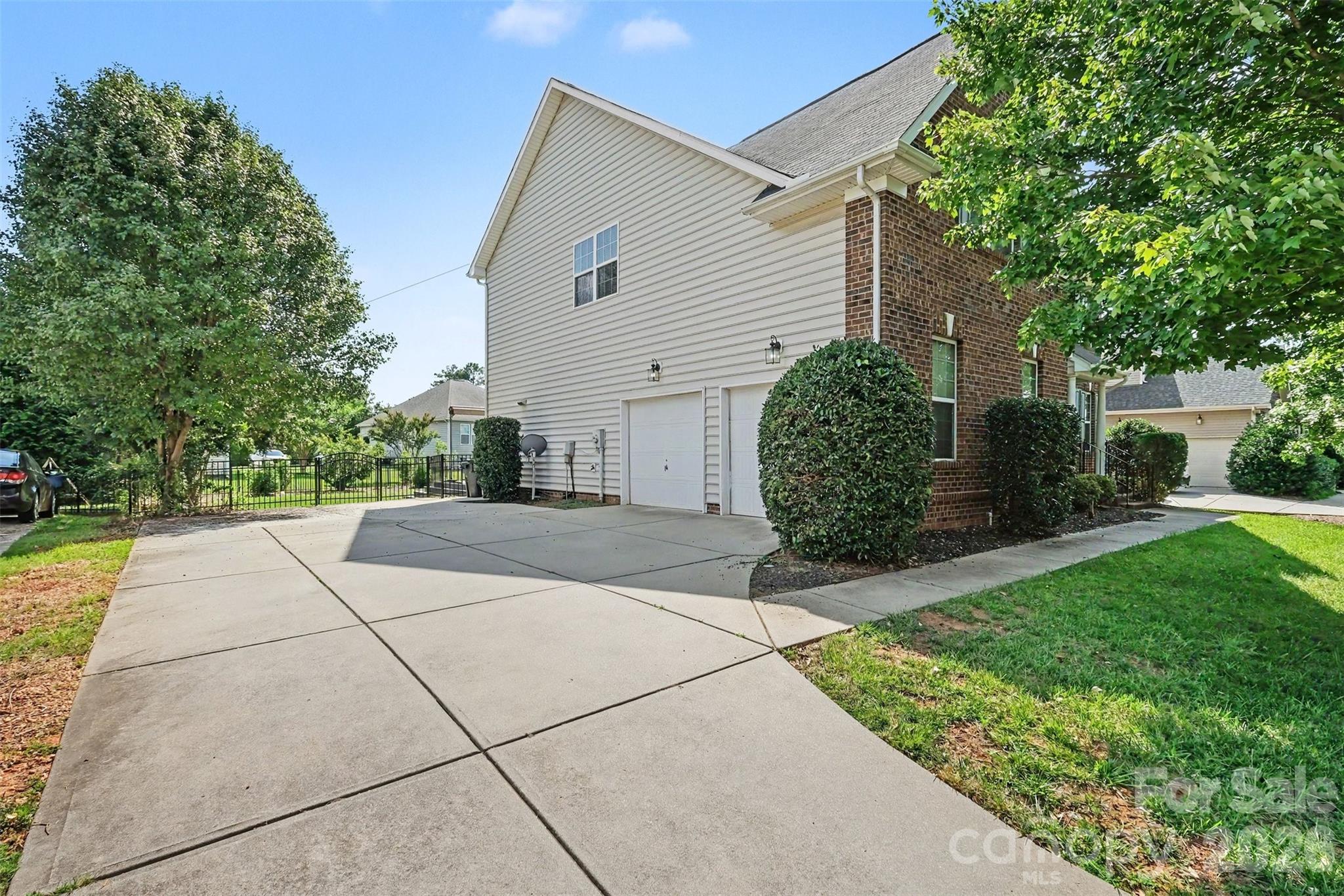 1008 Hawker Road — Matthews