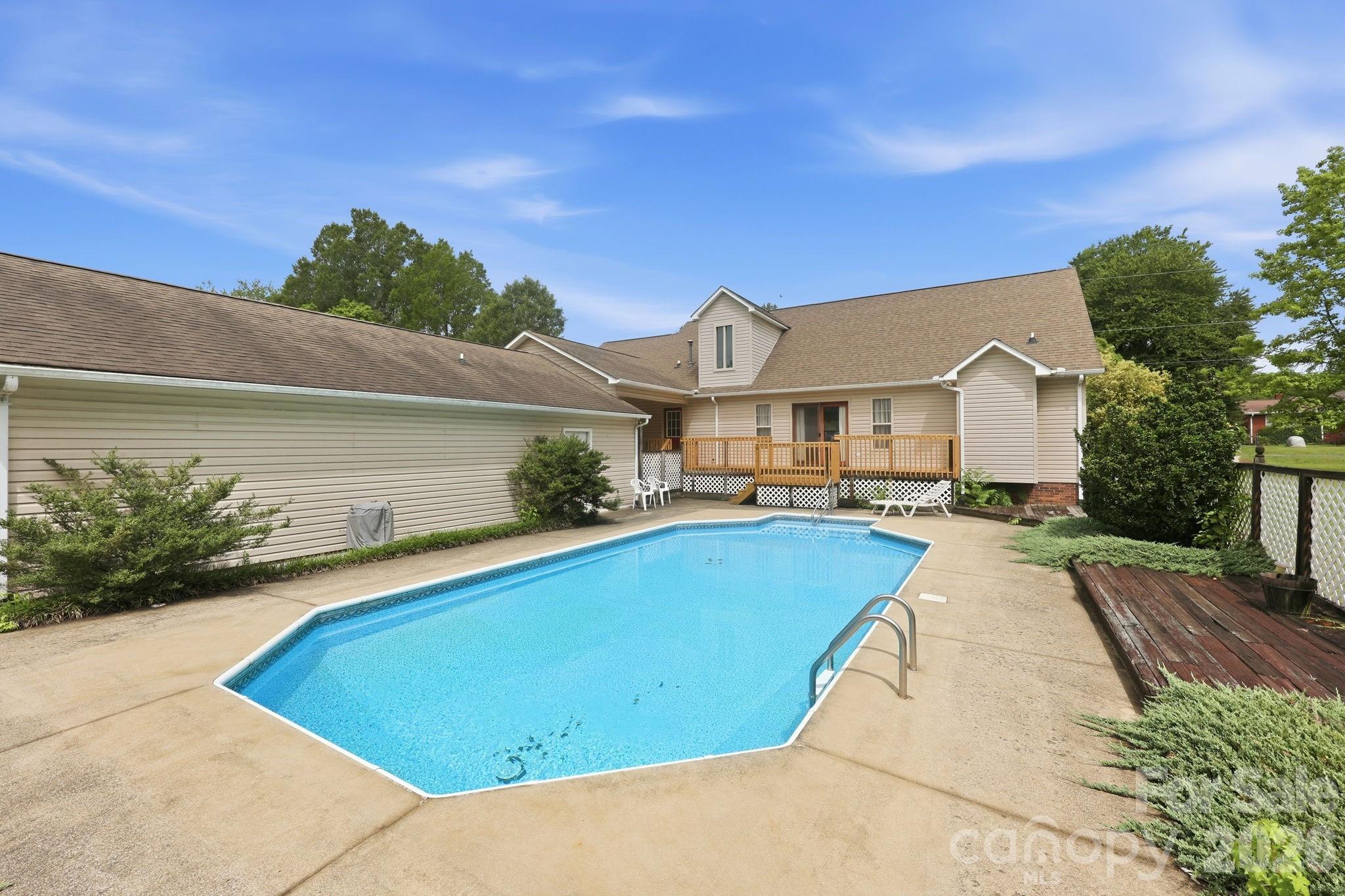 555 Brown Acres Road — Salisbury