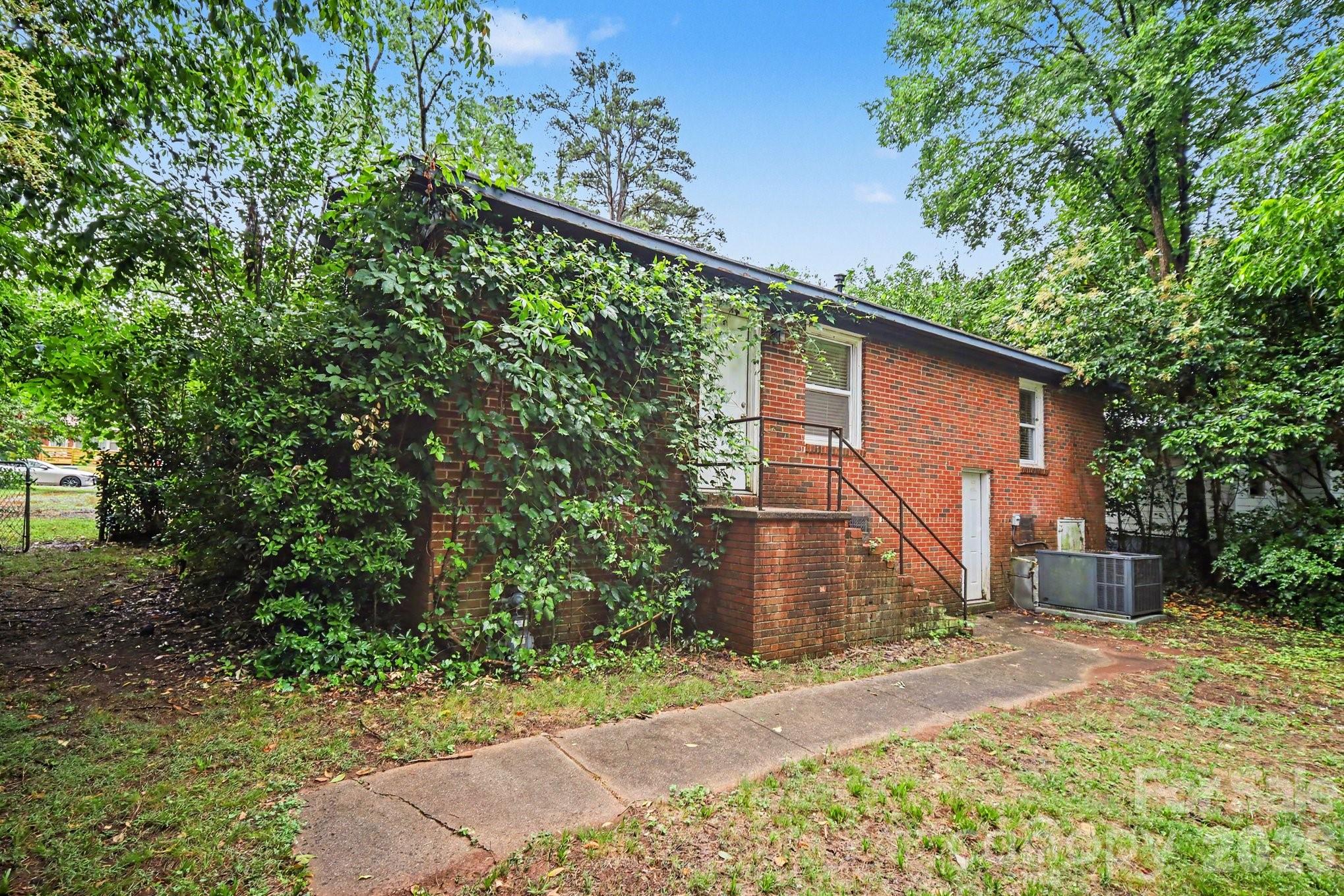 3700 Sargeant Drive — Charlotte