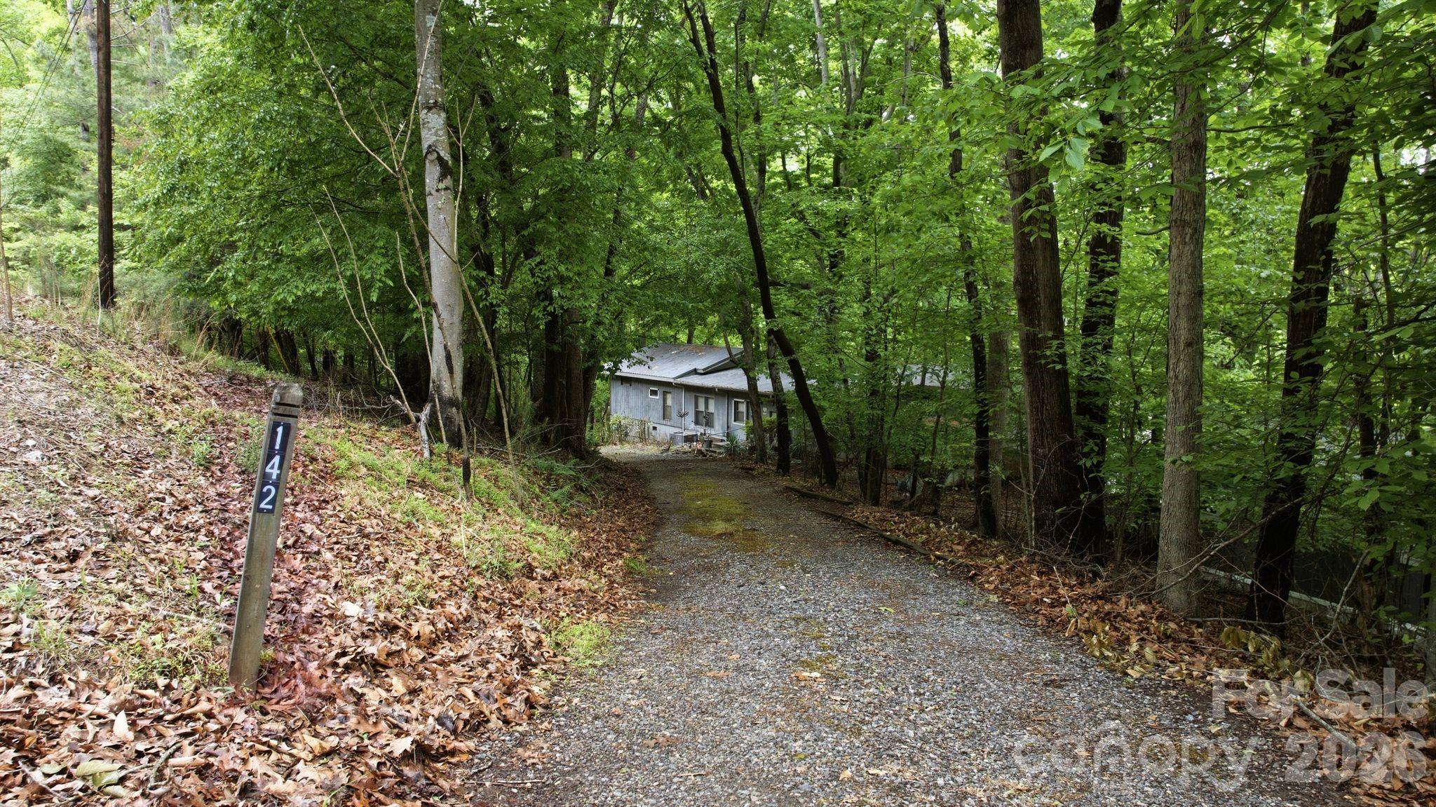 142 Seekirk Drive — Troutman
