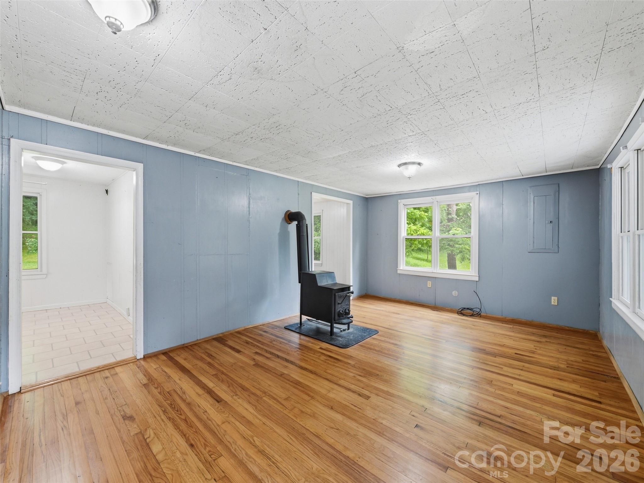 586 Olivet Church Road — Whittier