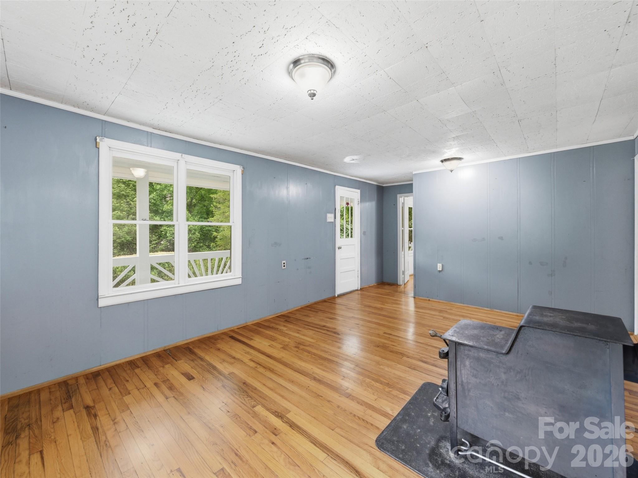 586 Olivet Church Road — Whittier
