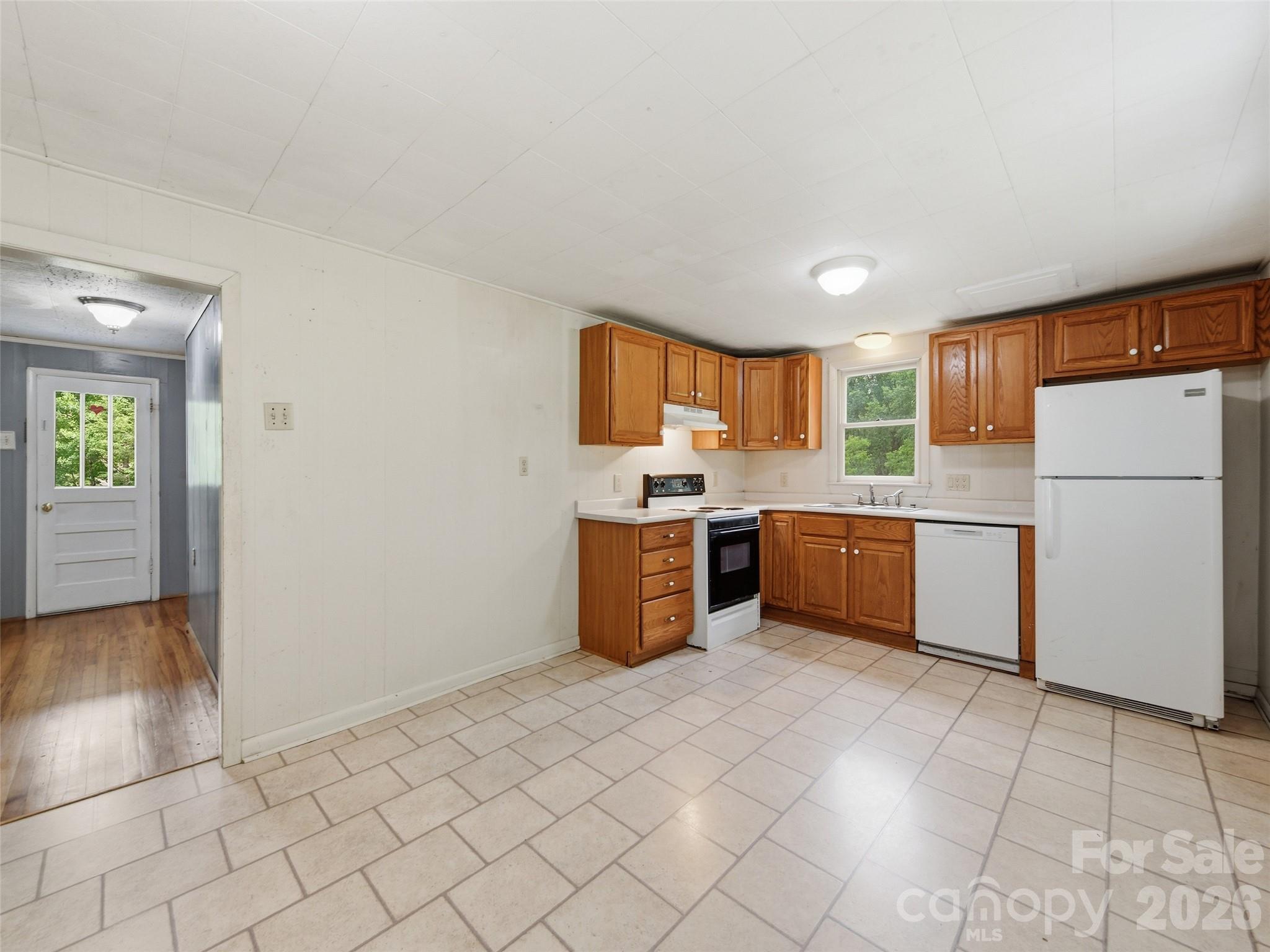 586 Olivet Church Road — Whittier