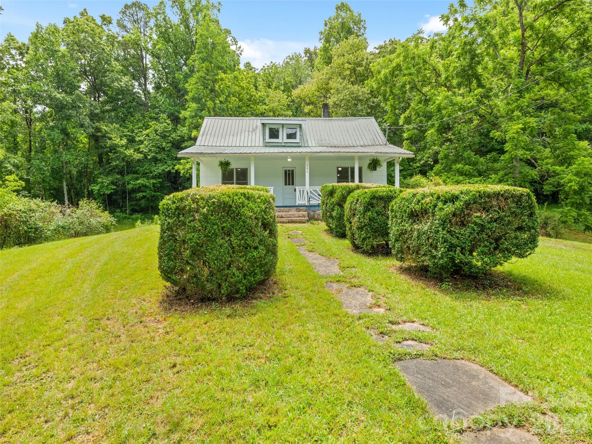 586 Olivet Church Road — Whittier