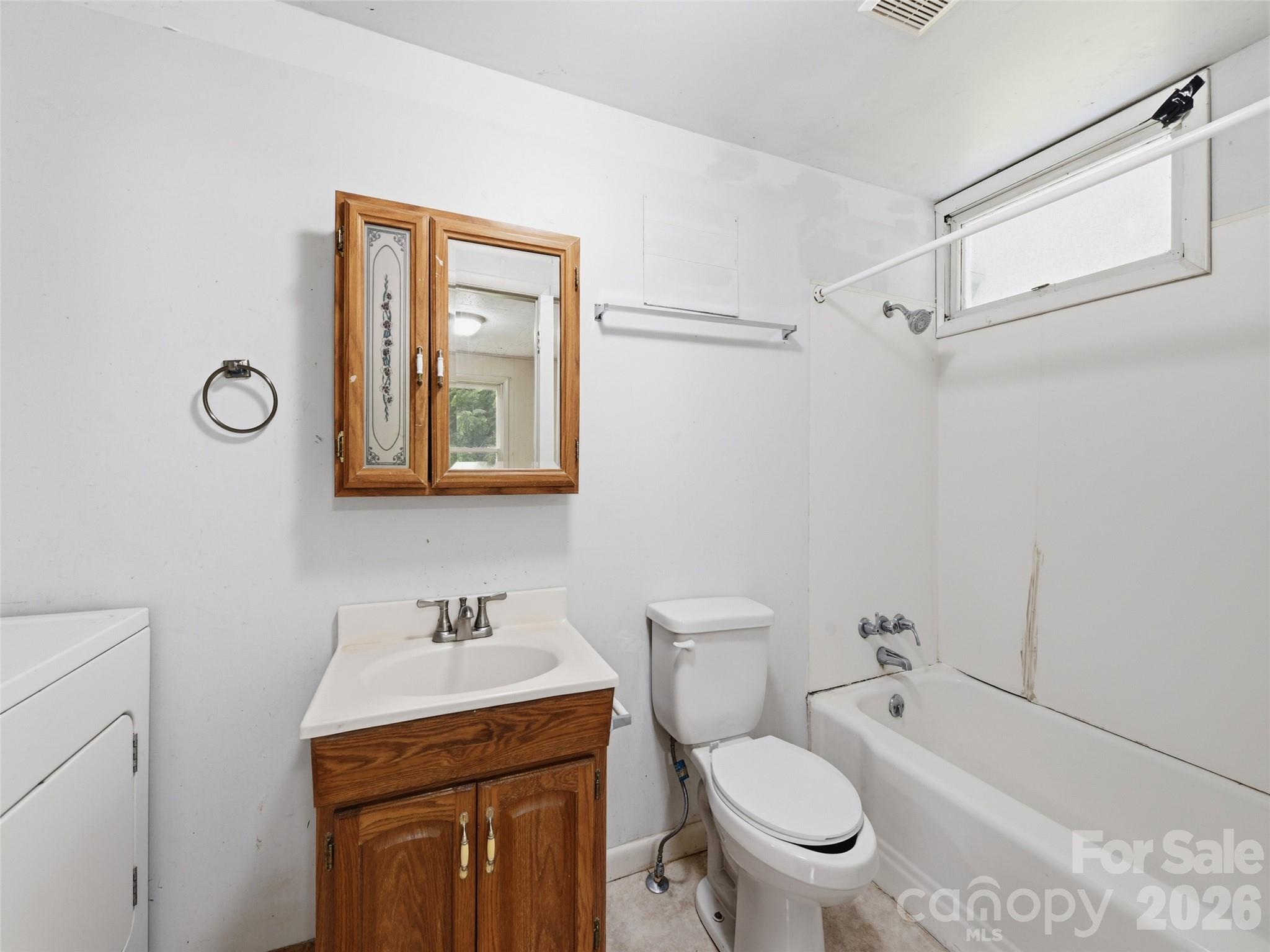 586 Olivet Church Road — Whittier