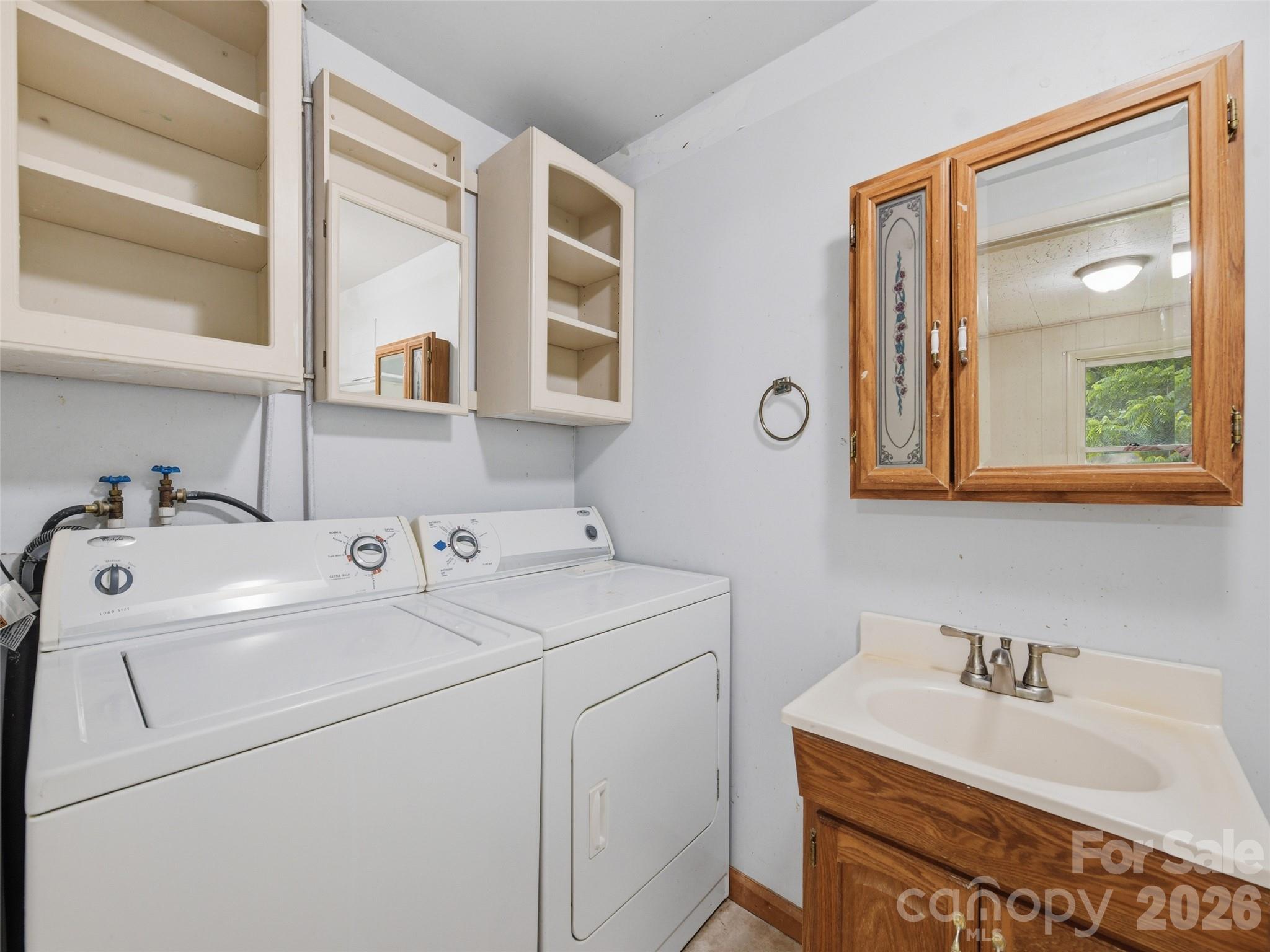 586 Olivet Church Road — Whittier