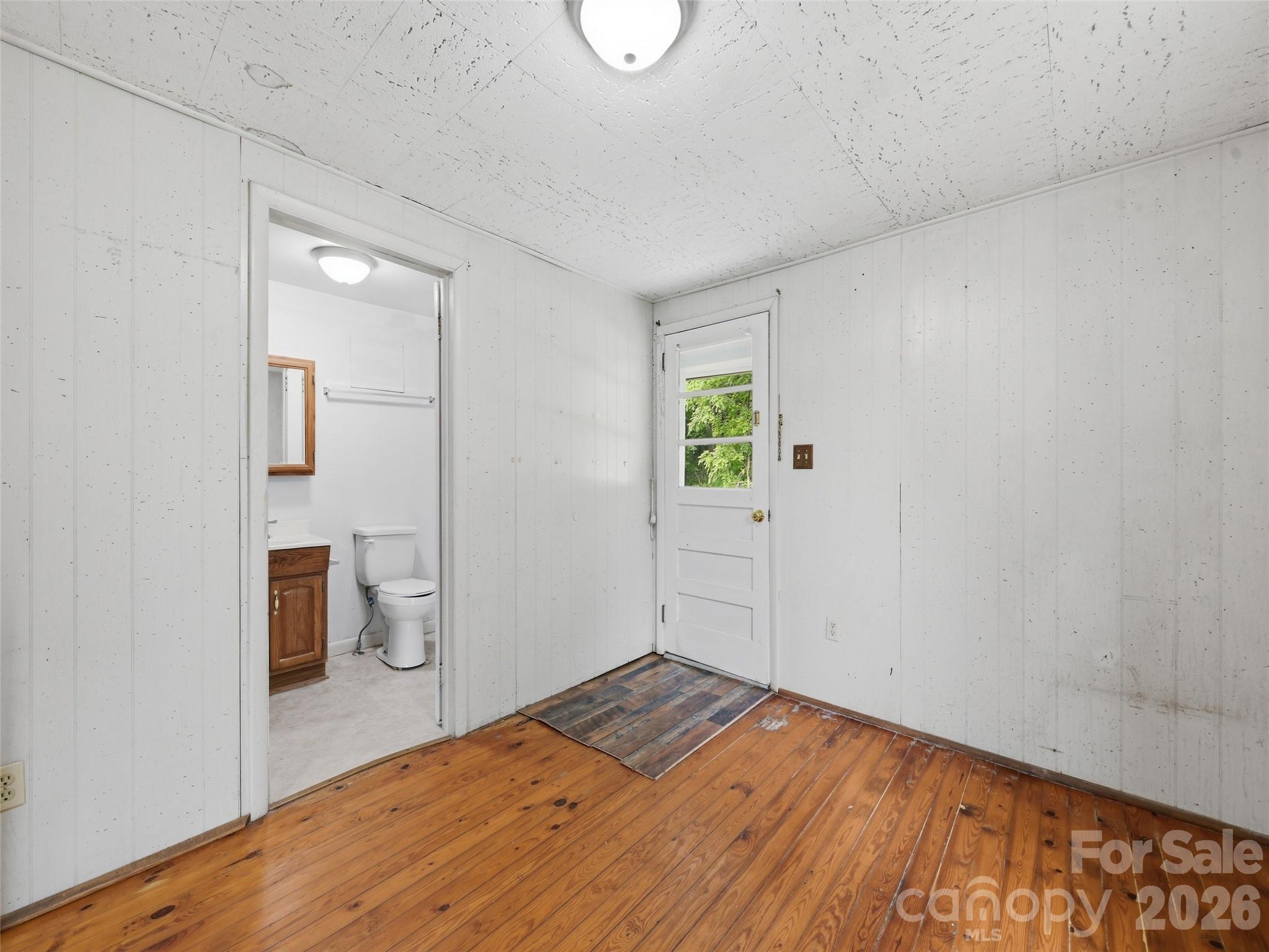 586 Olivet Church Road — Whittier