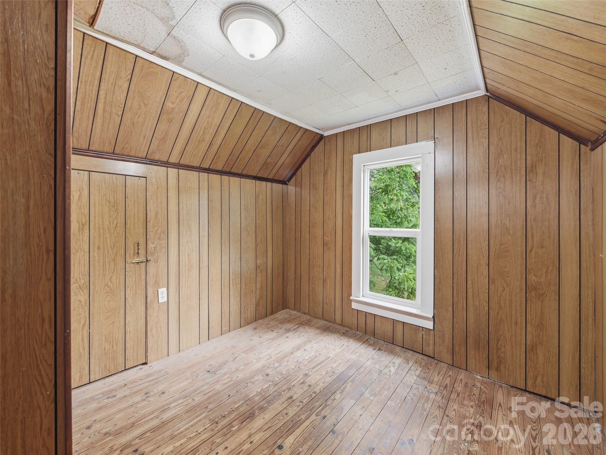 586 Olivet Church Road — Whittier