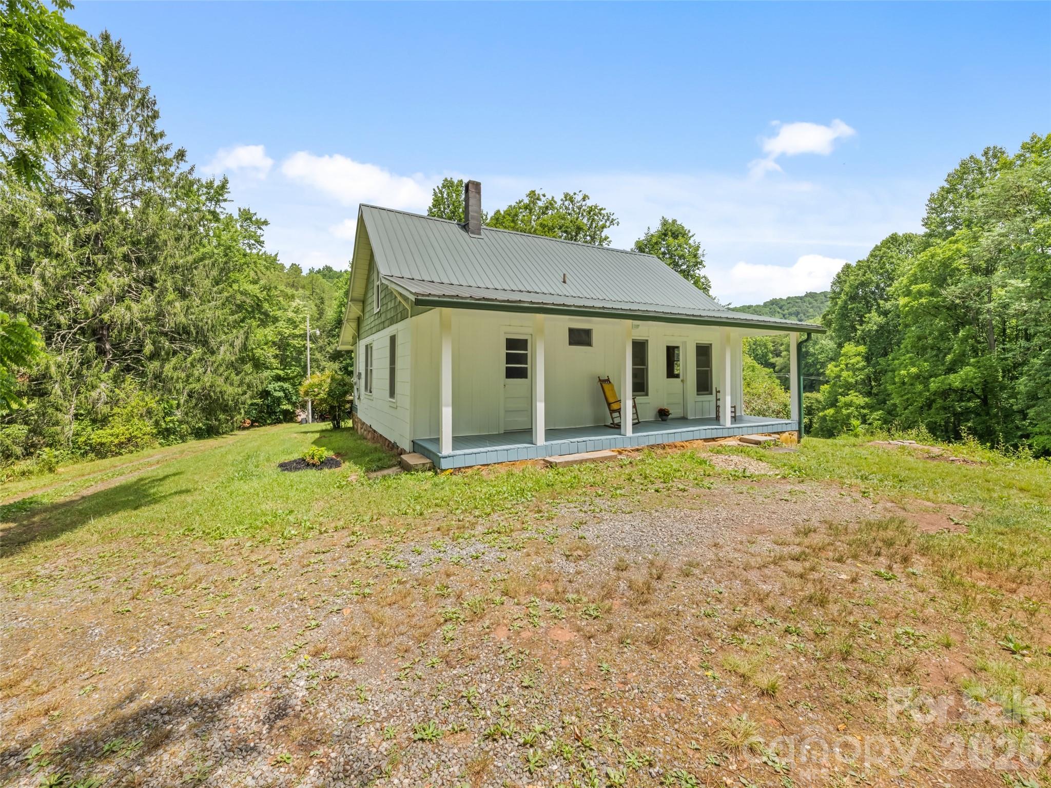 586 Olivet Church Road — Whittier