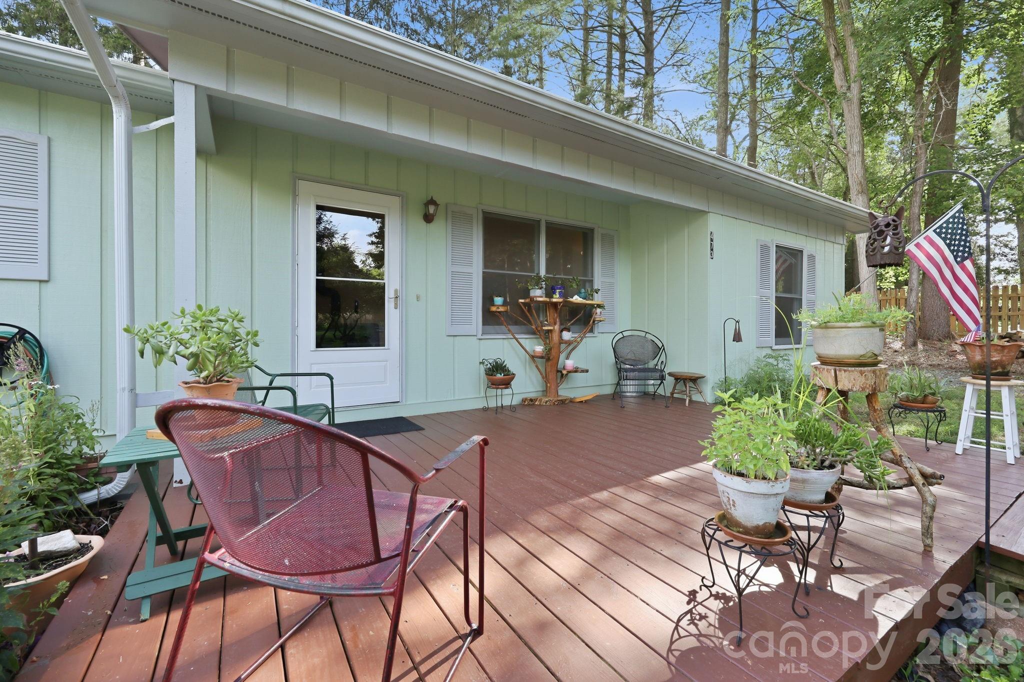 473 King William Road — Hendersonville
