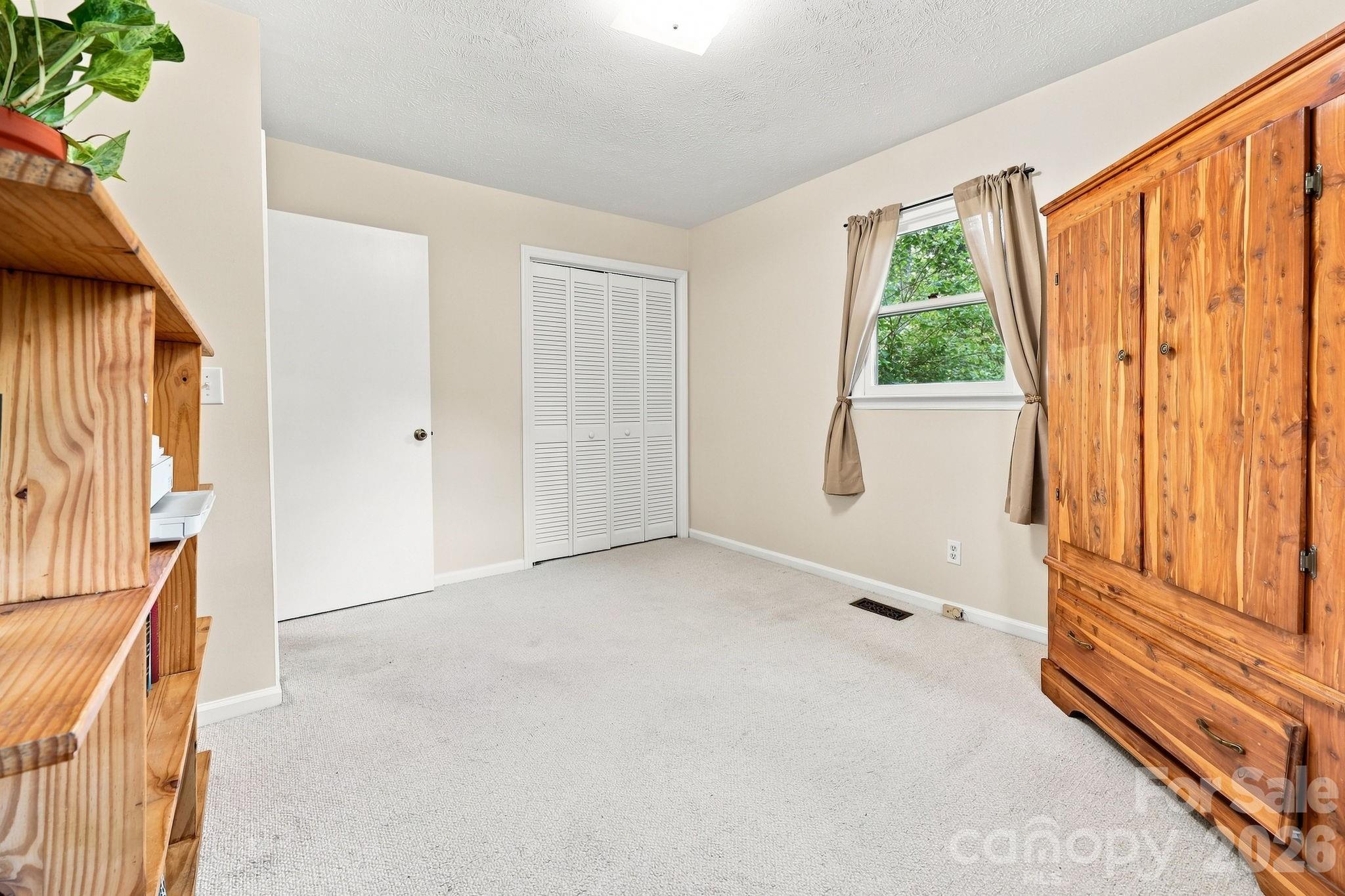 473 King William Road — Hendersonville