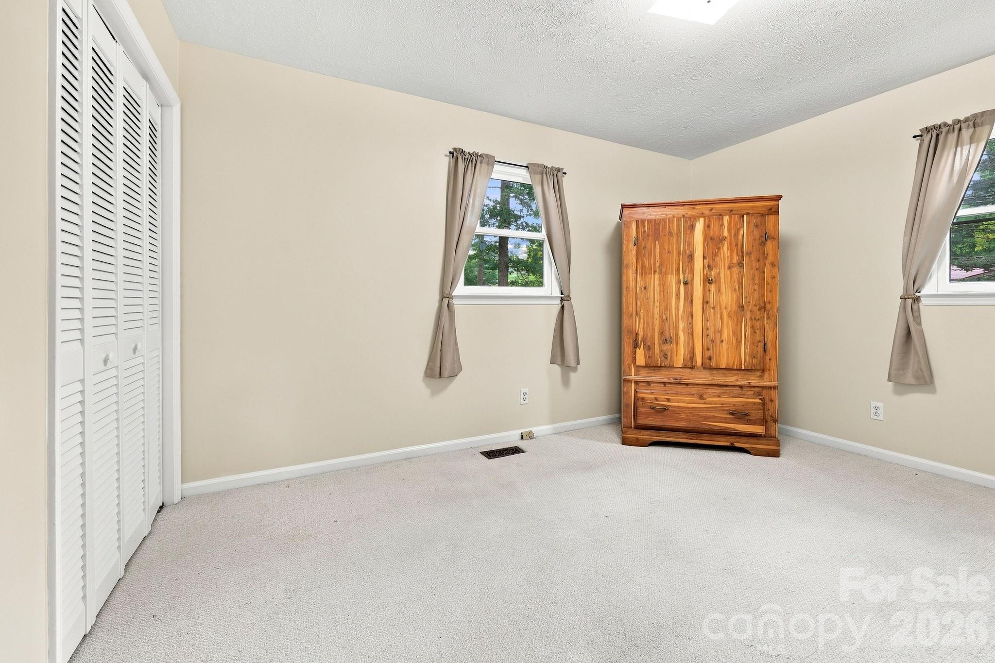 473 King William Road — Hendersonville