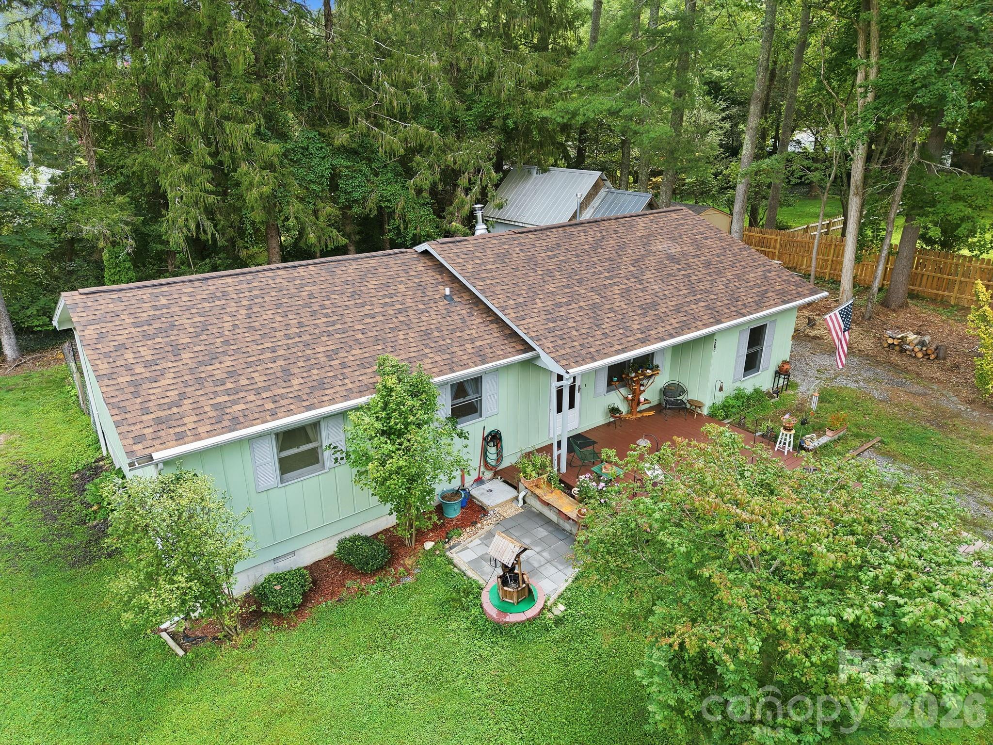 473 King William Road — Hendersonville