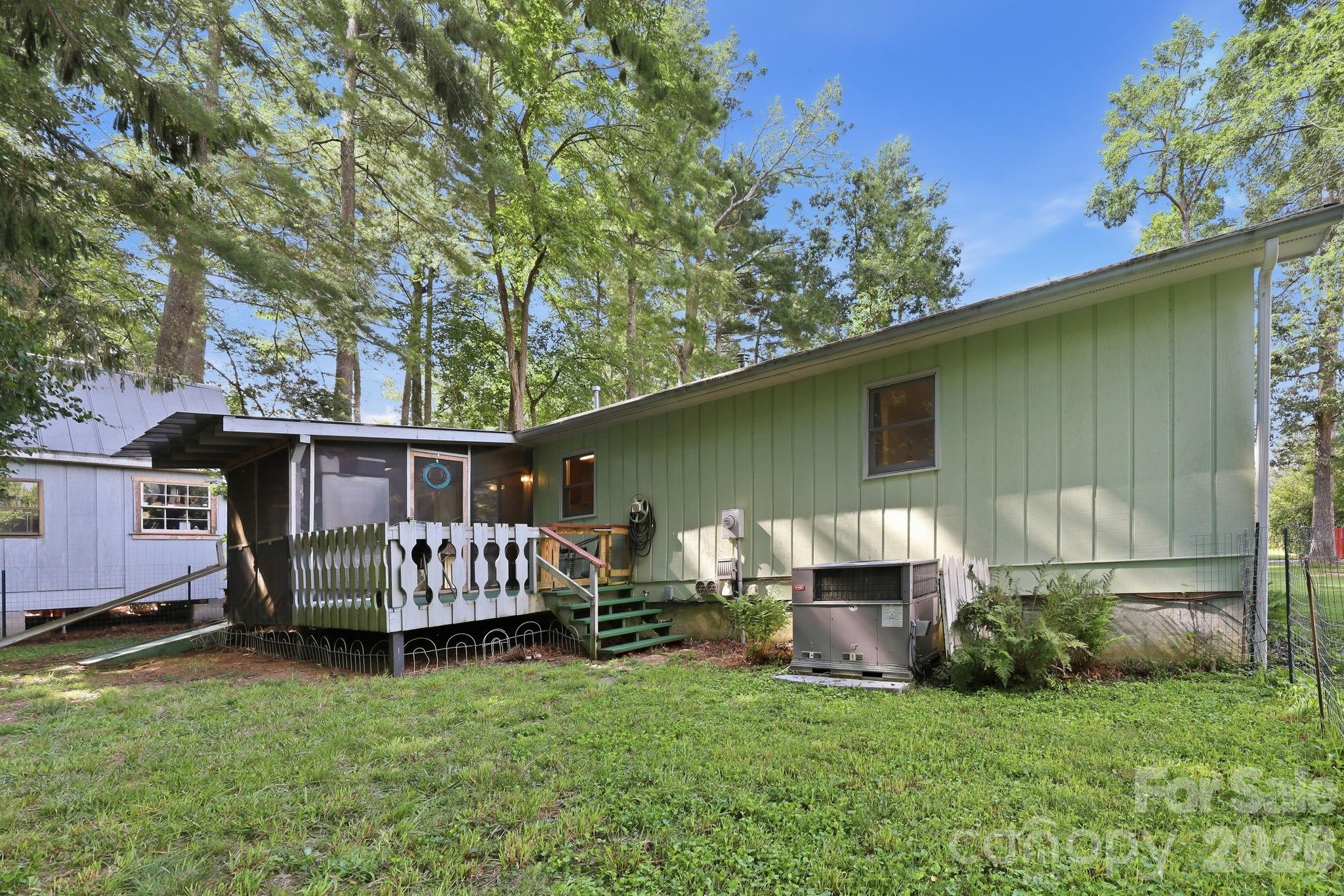 473 King William Road — Hendersonville