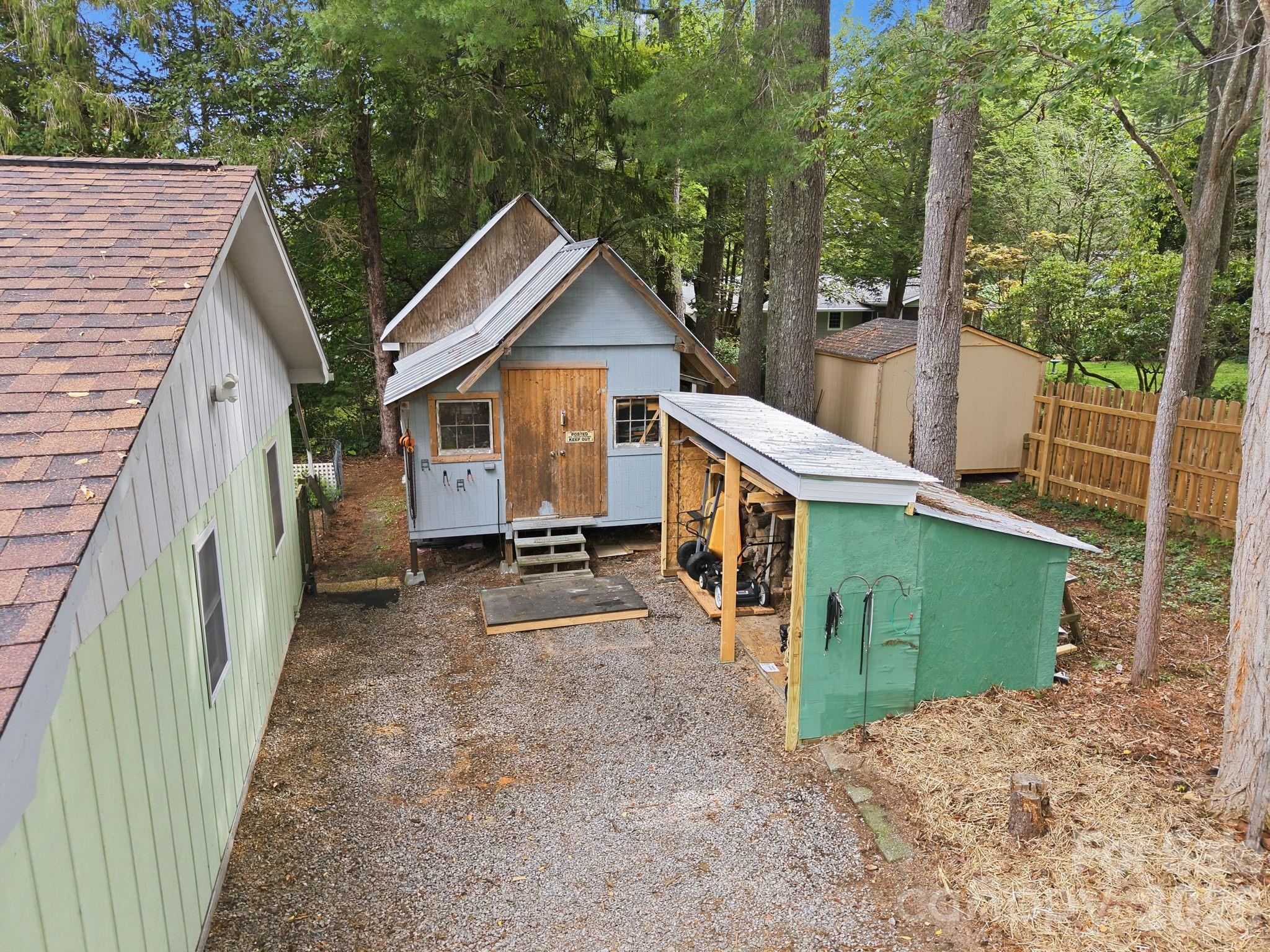 473 King William Road — Hendersonville