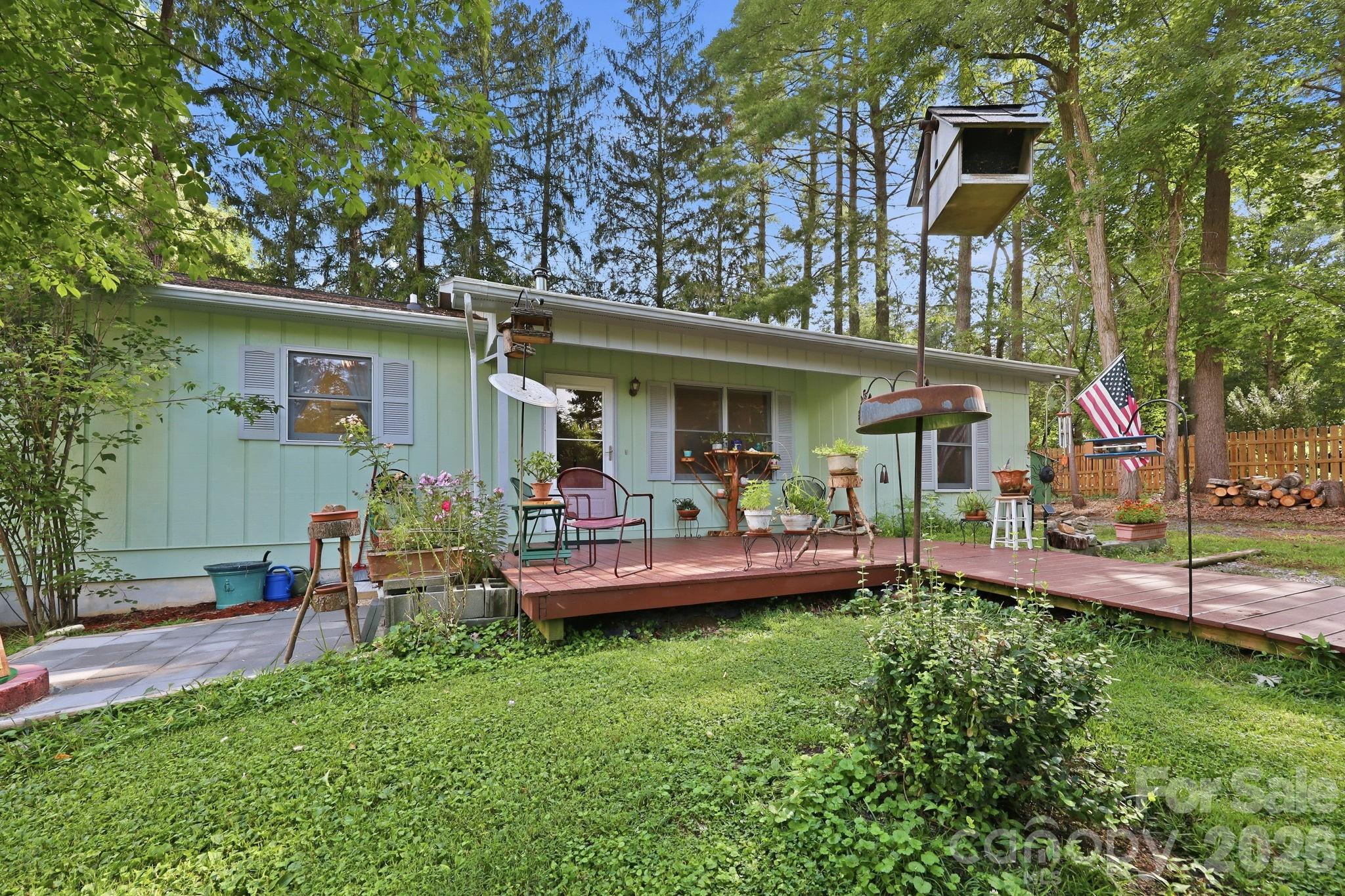 473 King William Road — Hendersonville