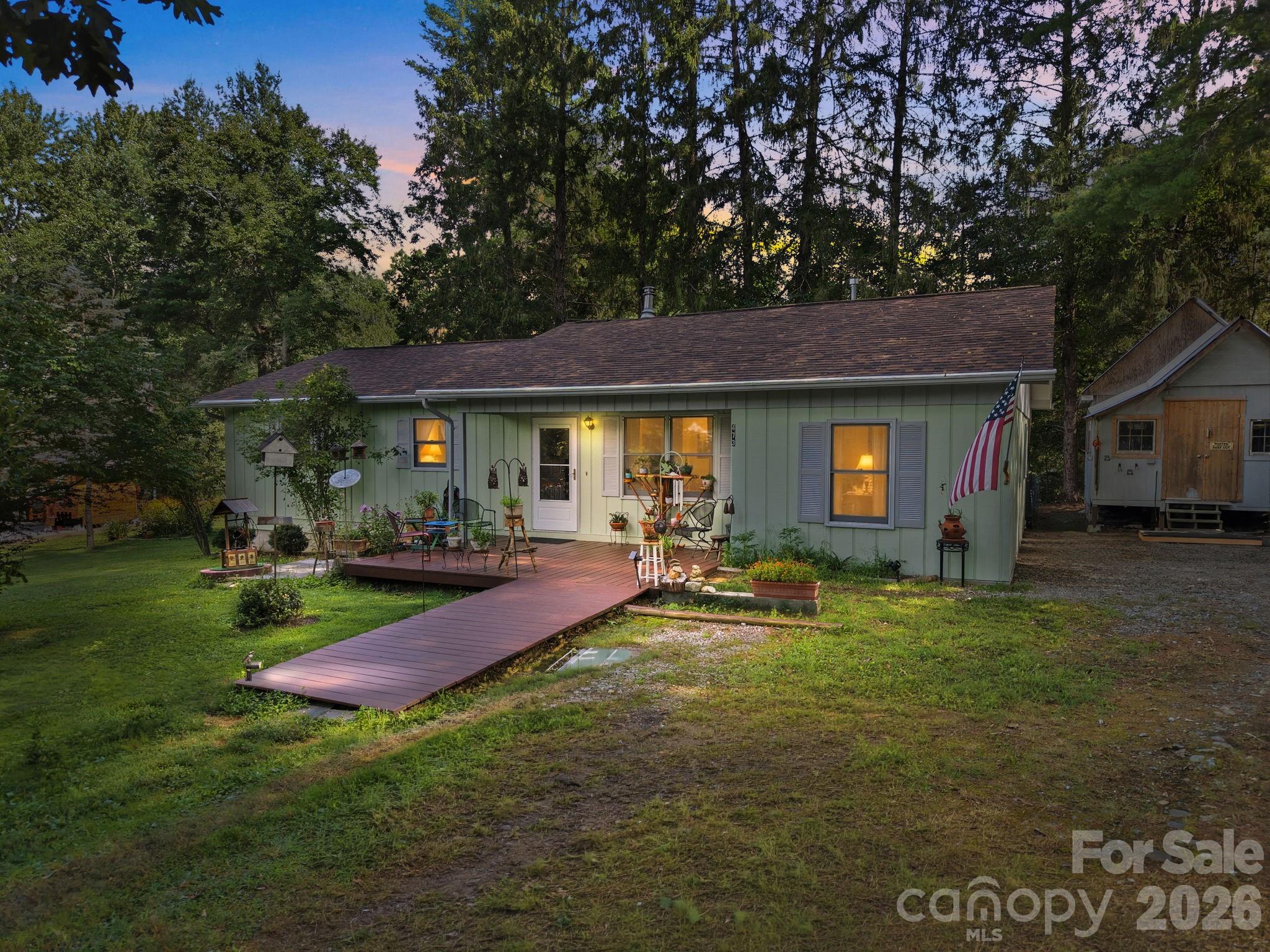 473 King William Road — Hendersonville