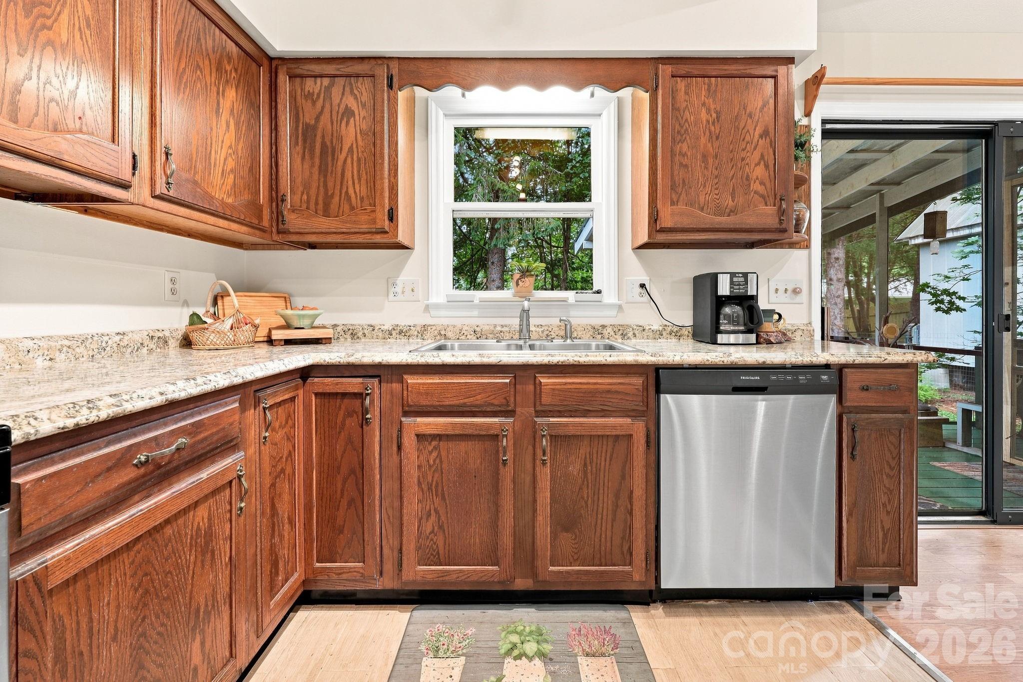 473 King William Road — Hendersonville