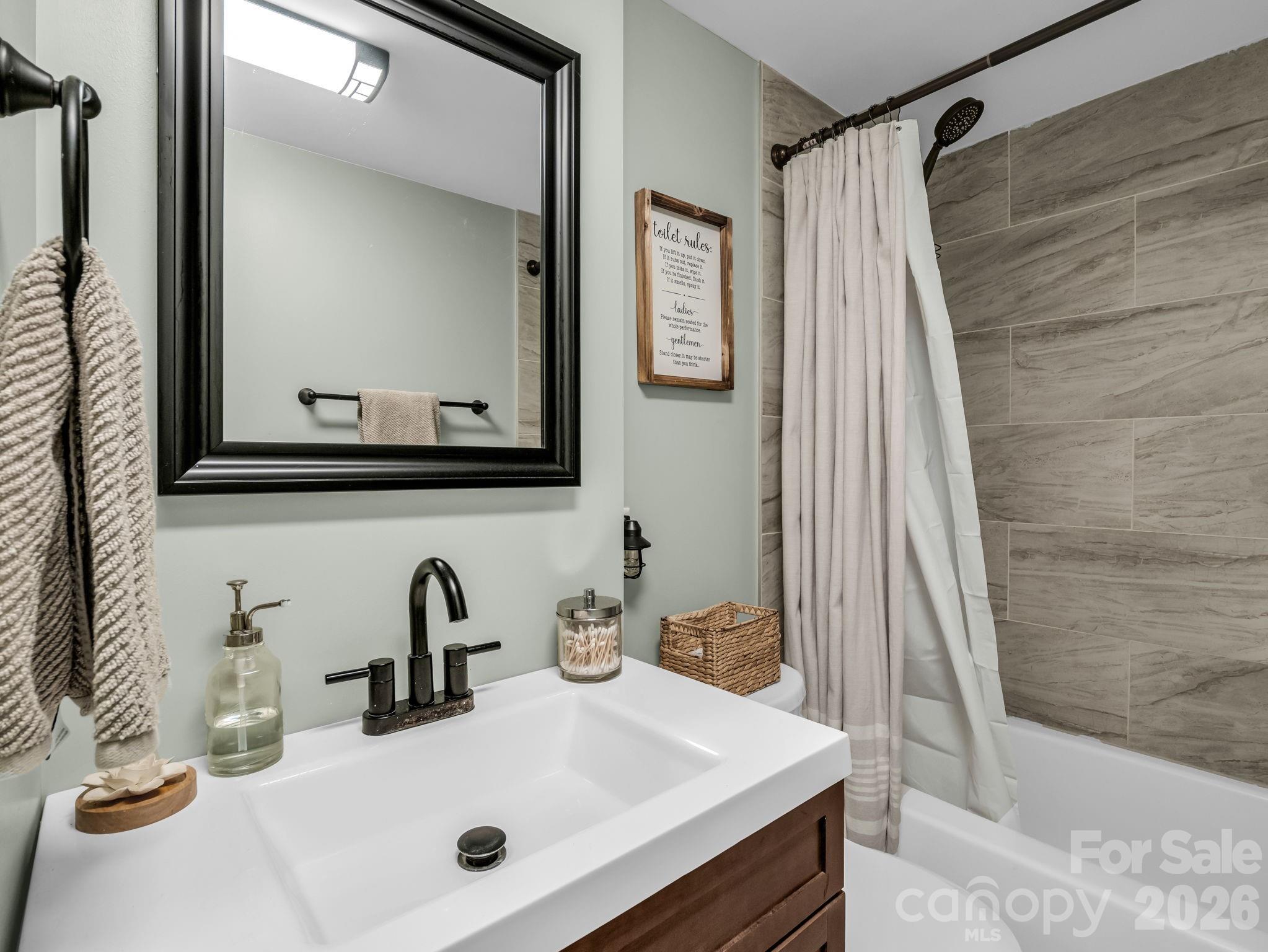 210 Banner Farm Road — Mills River