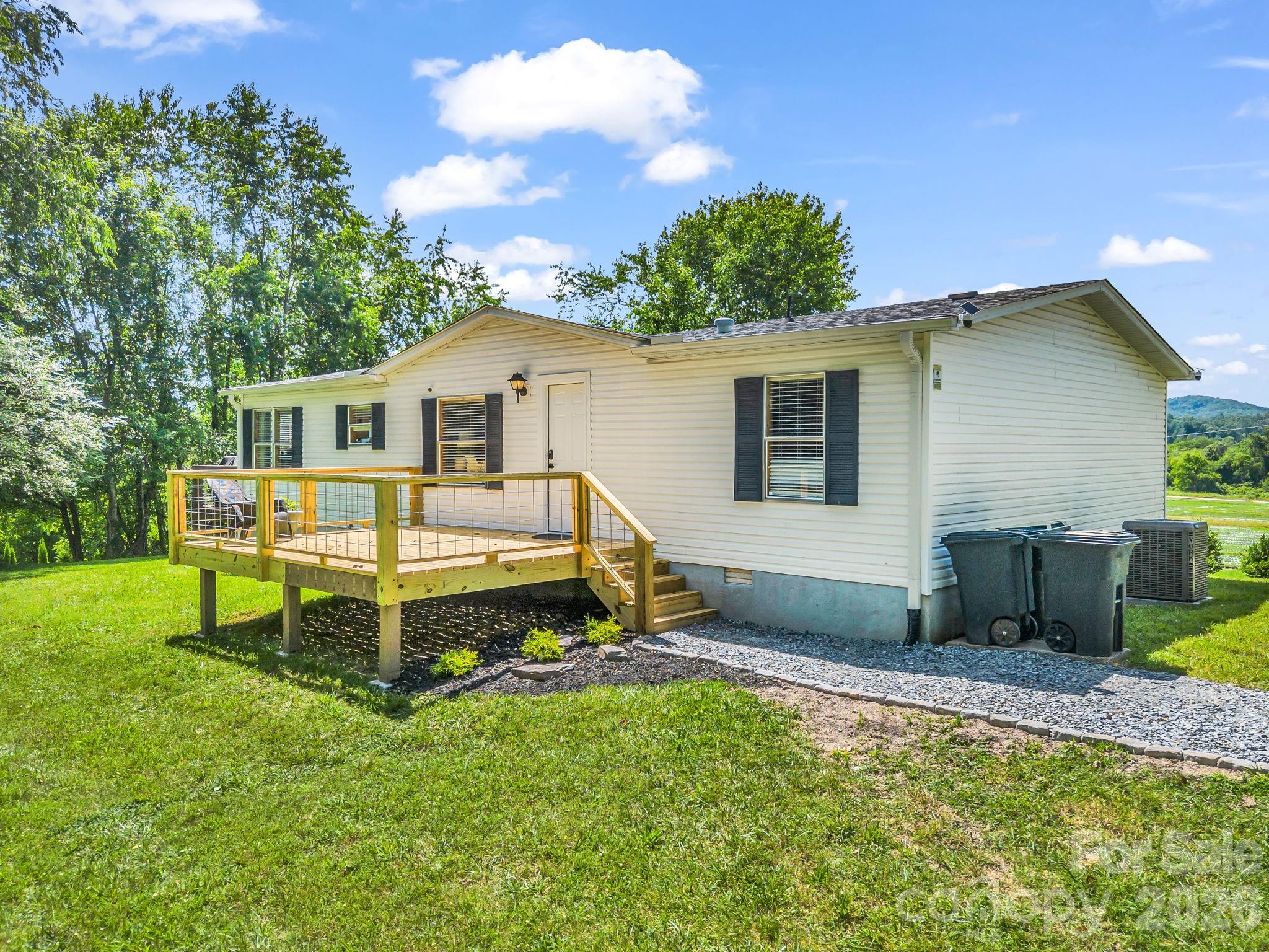 210 Banner Farm Road — Mills River
