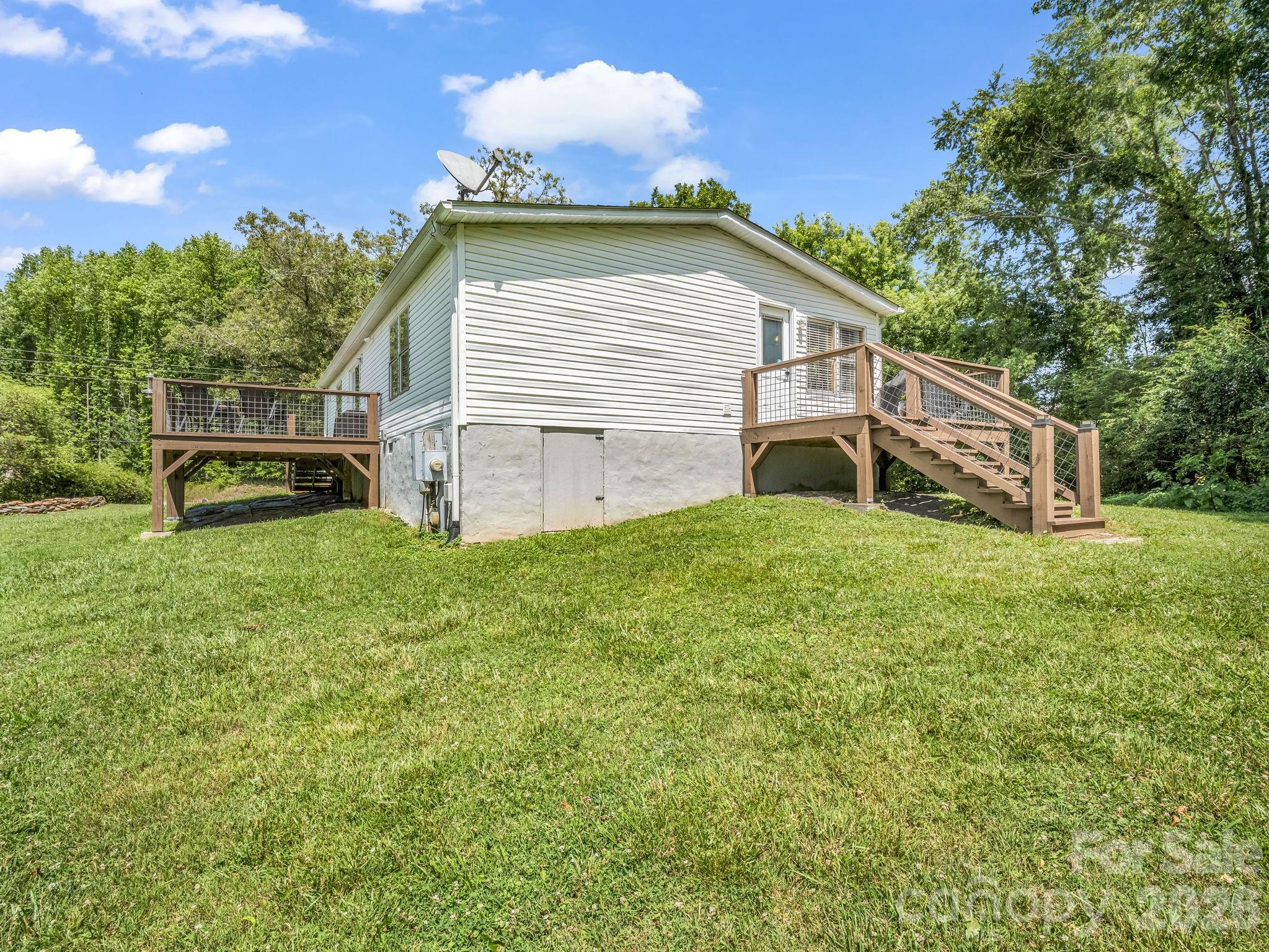 210 Banner Farm Road — Mills River