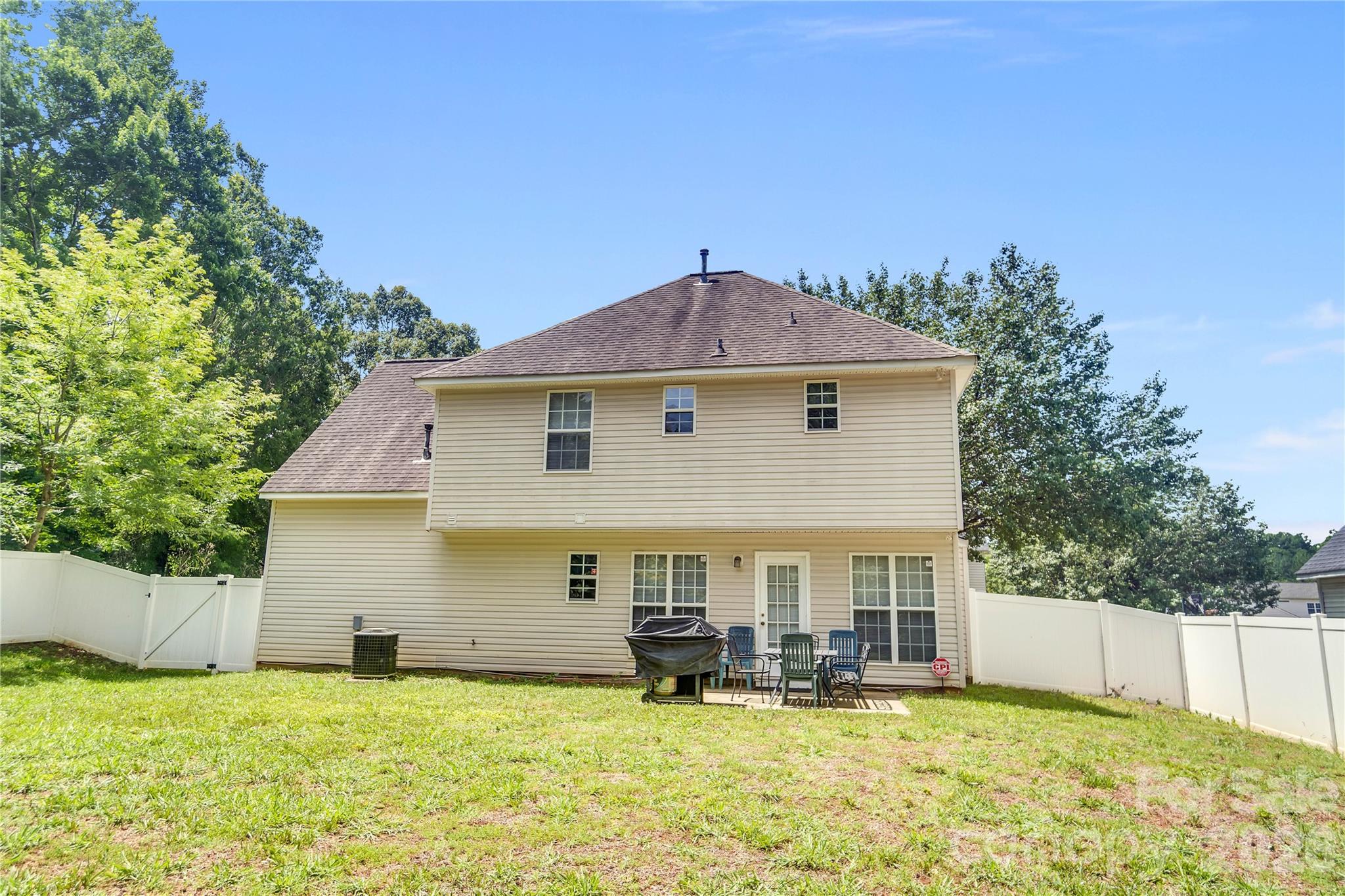 12009 Silvercrest Drive — Charlotte