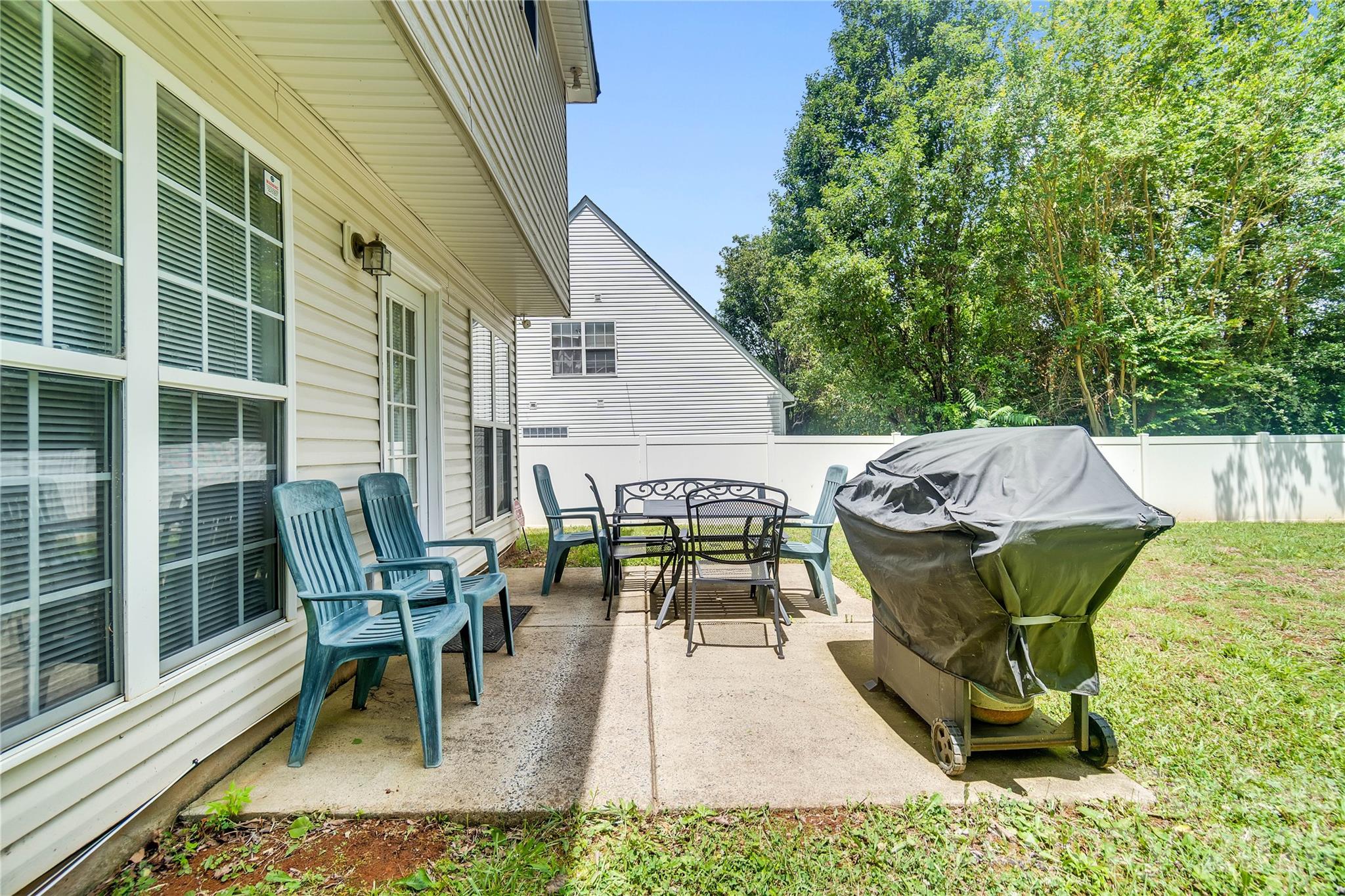 12009 Silvercrest Drive — Charlotte