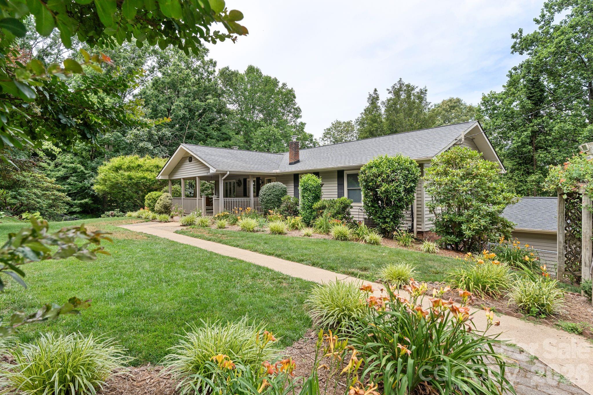 33 Coffey Circle — Asheville