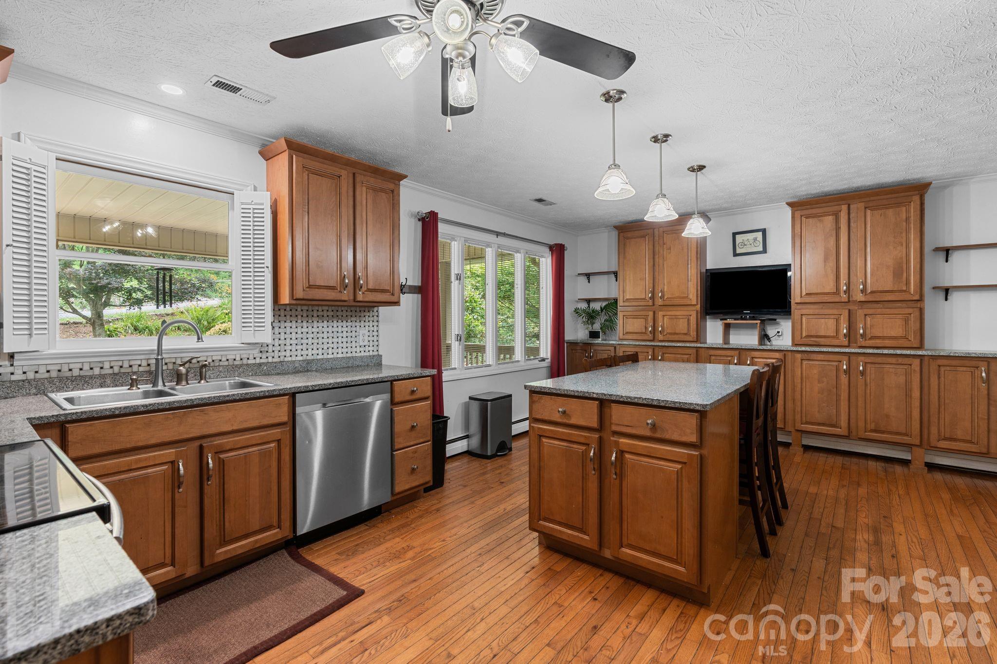 33 Coffey Circle — Asheville