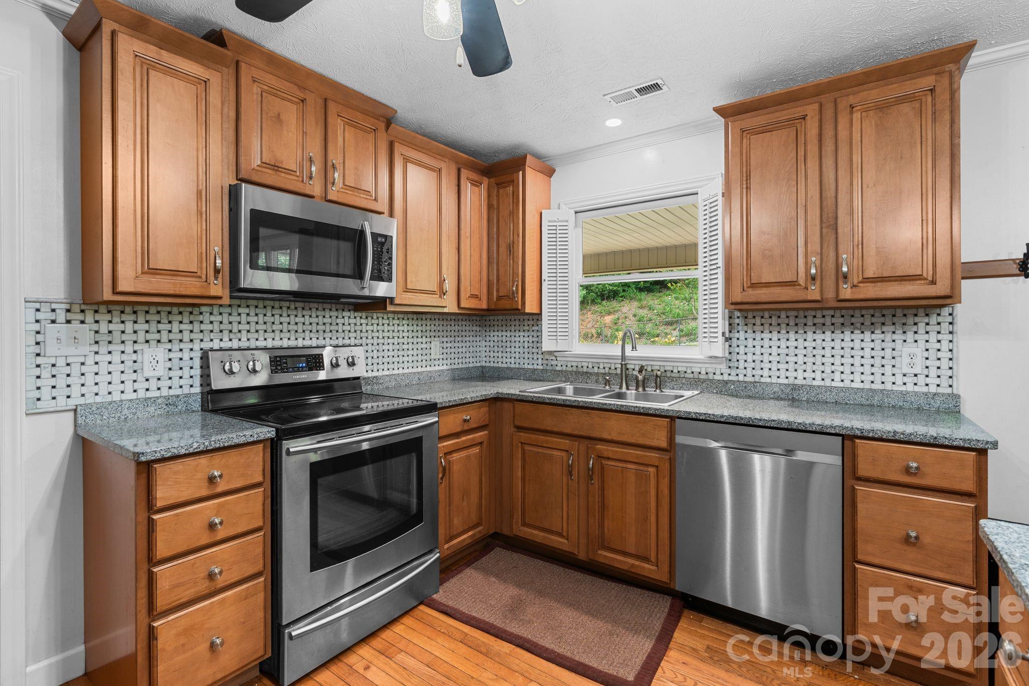 33 Coffey Circle — Asheville